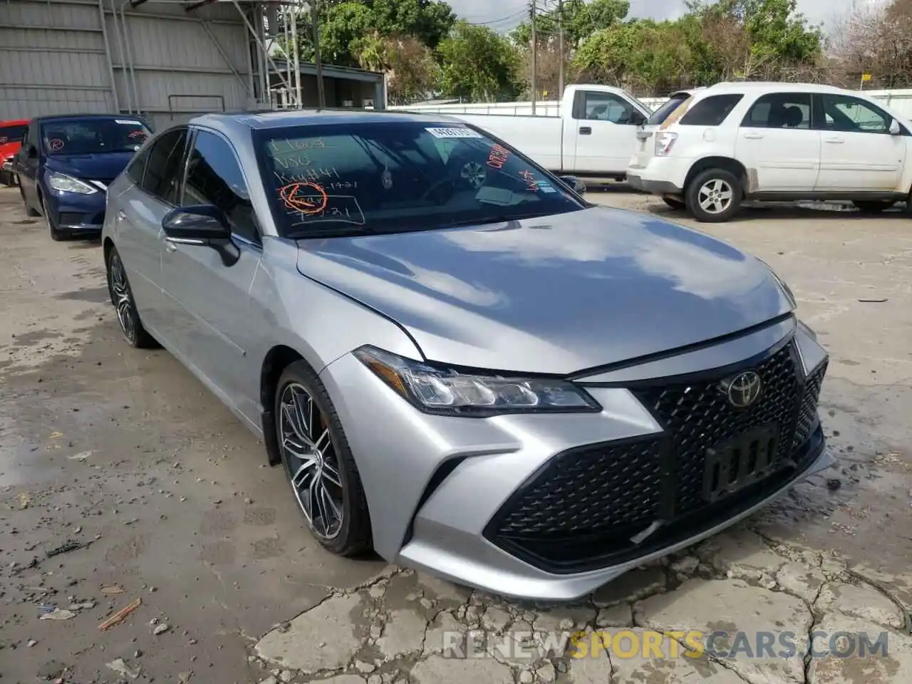 1 Photograph of a damaged car 4T1BZ1FB9KU018369 TOYOTA AVALON 2019