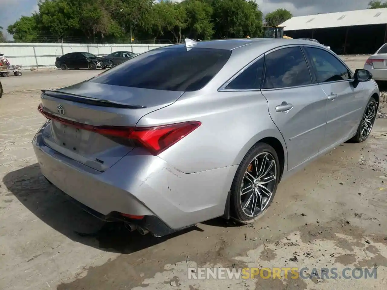 4 Photograph of a damaged car 4T1BZ1FB9KU018369 TOYOTA AVALON 2019