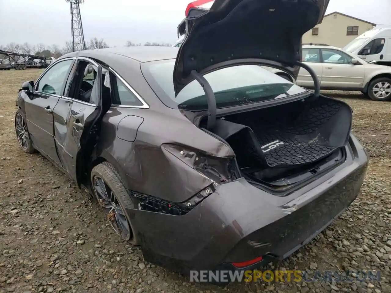 3 Photograph of a damaged car 4T1BZ1FB9KU021689 TOYOTA AVALON 2019