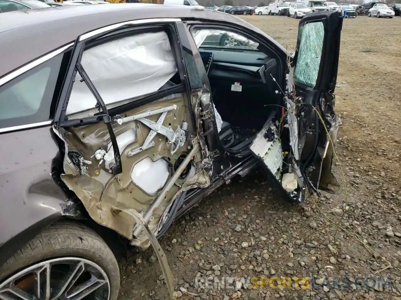 9 Photograph of a damaged car 4T1BZ1FB9KU021689 TOYOTA AVALON 2019