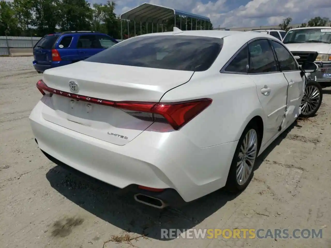 4 Photograph of a damaged car 4T1BZ1FB9KU022079 TOYOTA AVALON 2019