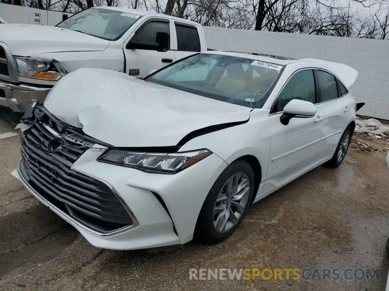 1 Photograph of a damaged car 4T1BZ1FB9KU022941 TOYOTA AVALON 2019