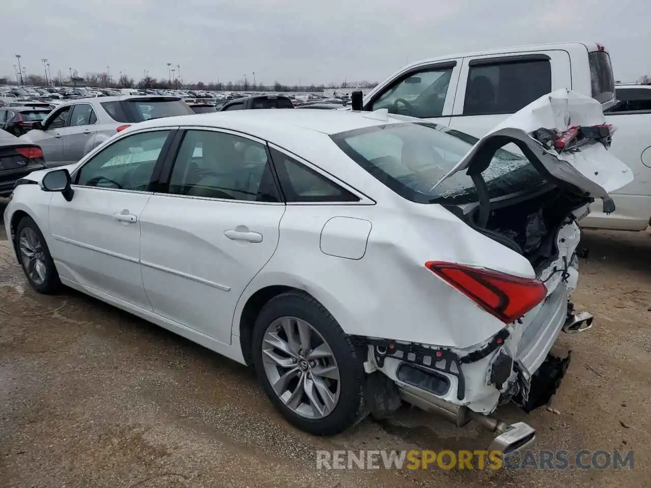 2 Photograph of a damaged car 4T1BZ1FB9KU022941 TOYOTA AVALON 2019