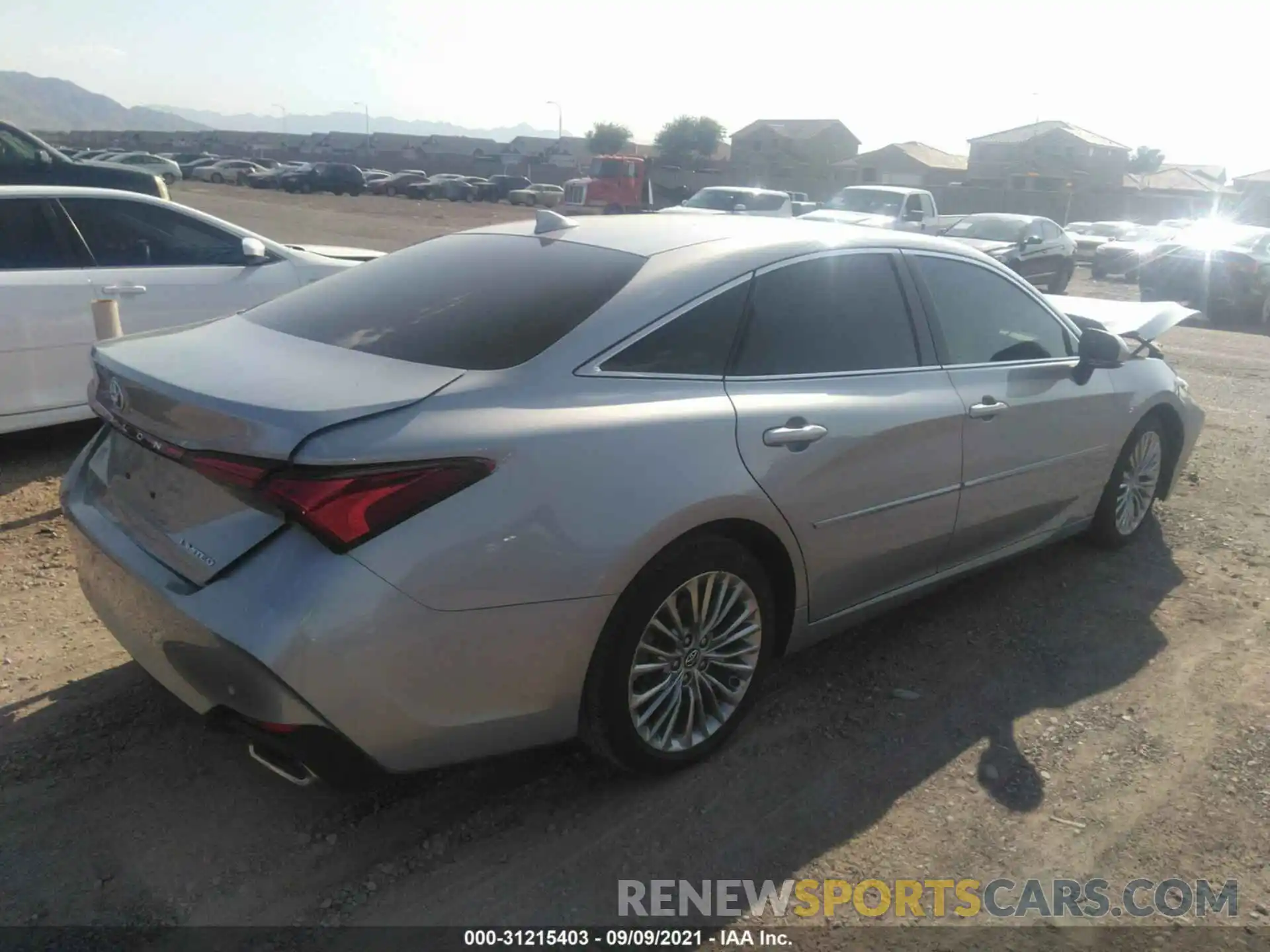 4 Фотография поврежденного автомобиля 4T1BZ1FB9KU024334 TOYOTA AVALON 2019