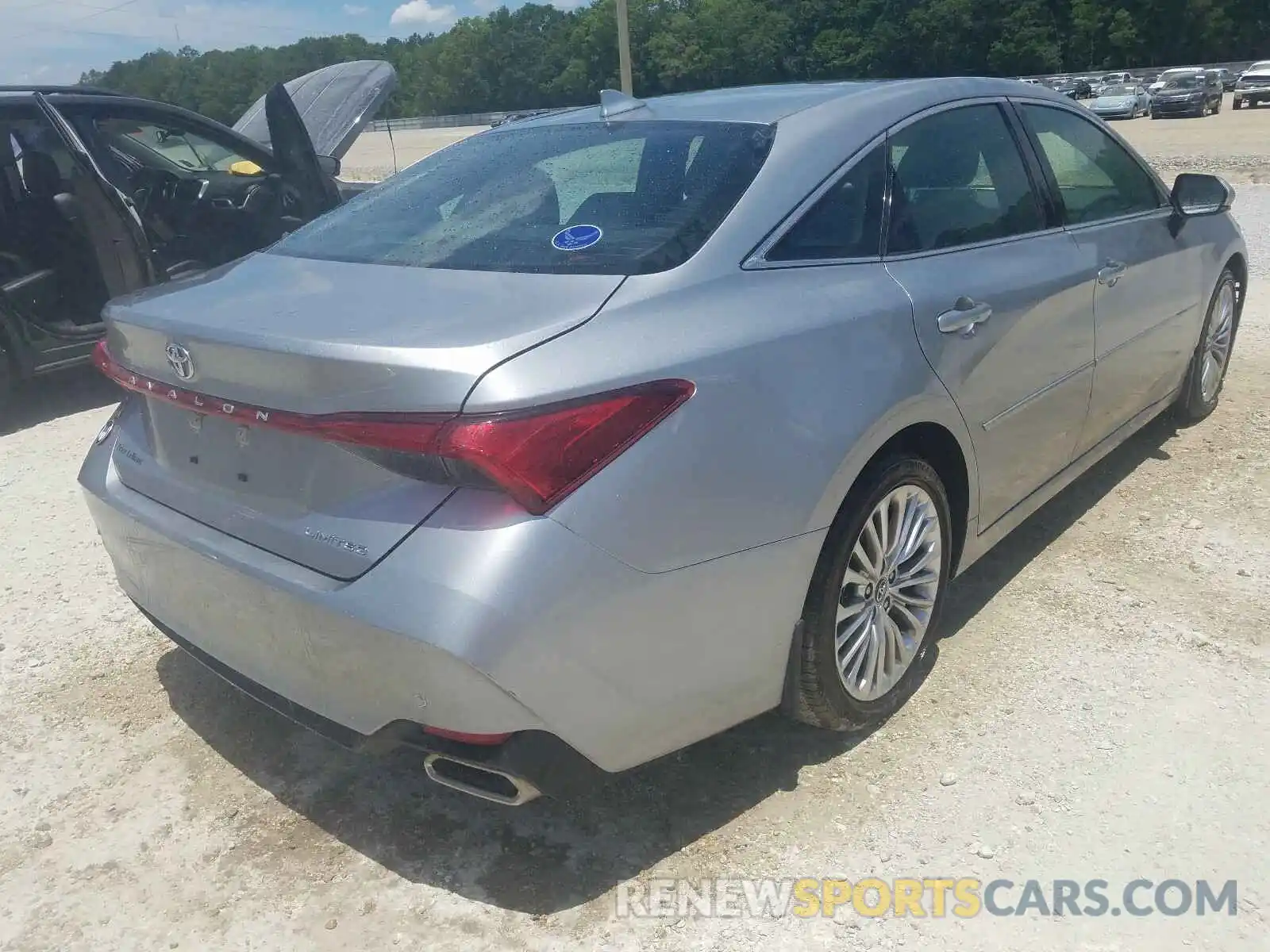 4 Photograph of a damaged car 4T1BZ1FB9KU024639 TOYOTA AVALON 2019