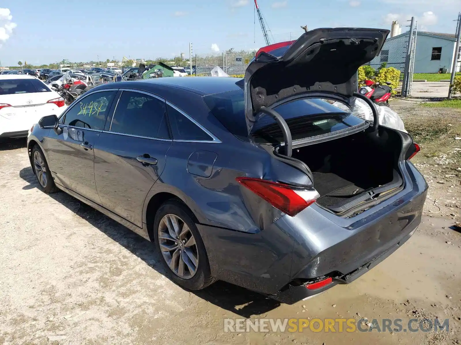 3 Photograph of a damaged car 4T1BZ1FB9KU025645 TOYOTA AVALON 2019