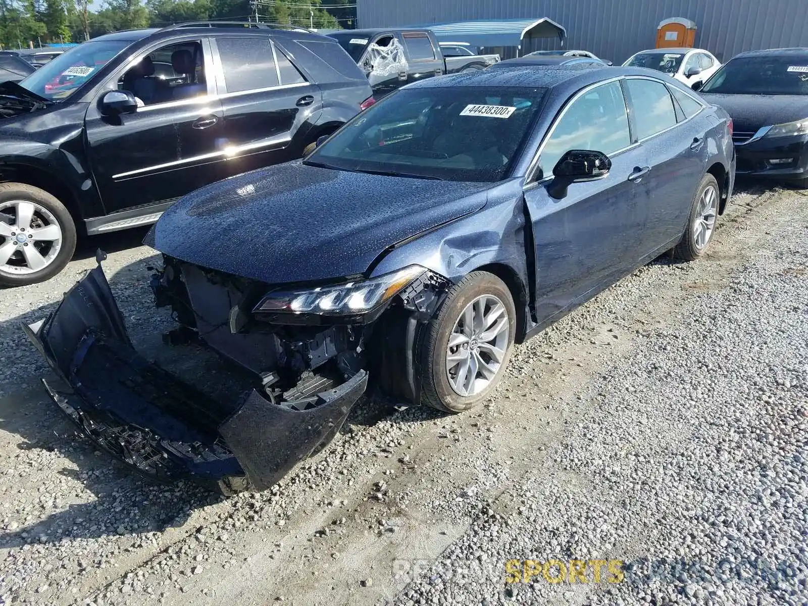 1 Photograph of a damaged car 4T1BZ1FB9KU029498 TOYOTA AVALON 2019