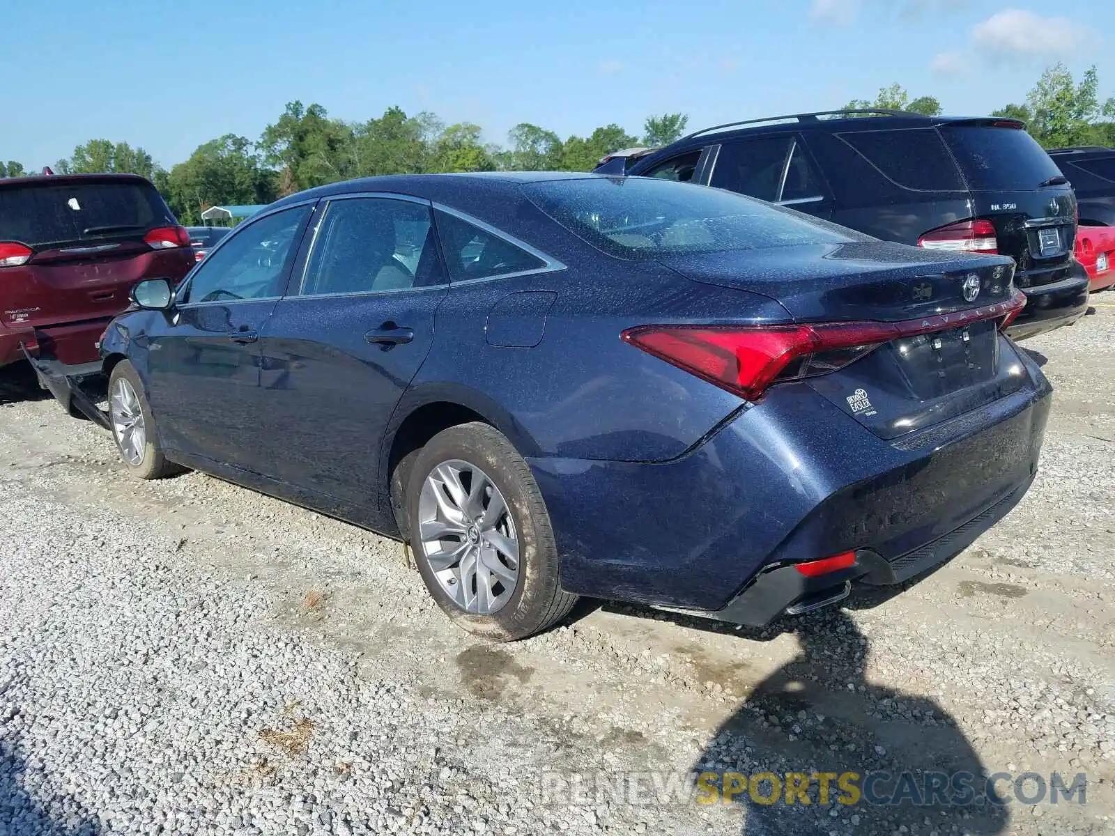 2 Photograph of a damaged car 4T1BZ1FB9KU029498 TOYOTA AVALON 2019