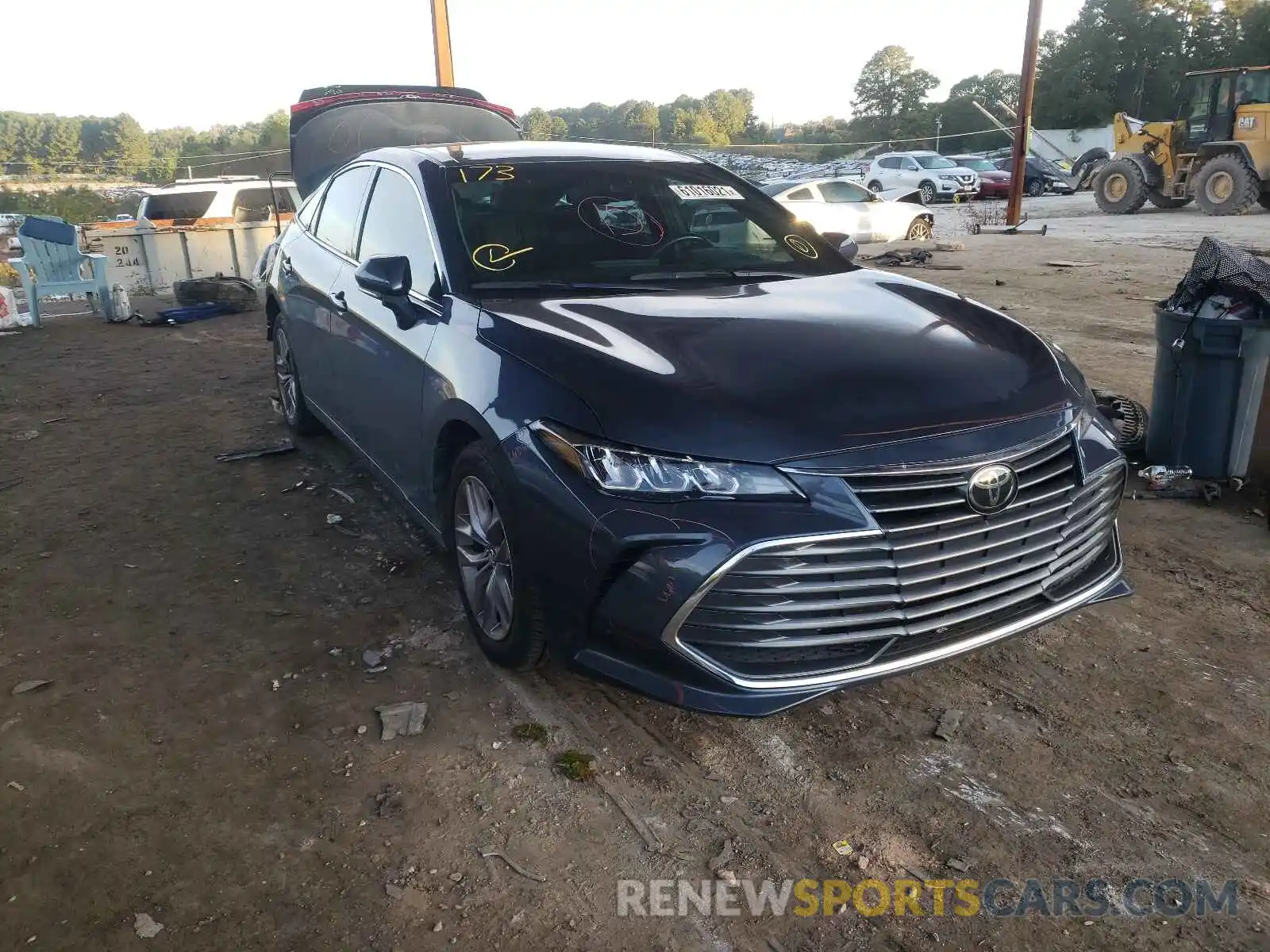 1 Photograph of a damaged car 4T1BZ1FB9KU029761 TOYOTA AVALON 2019