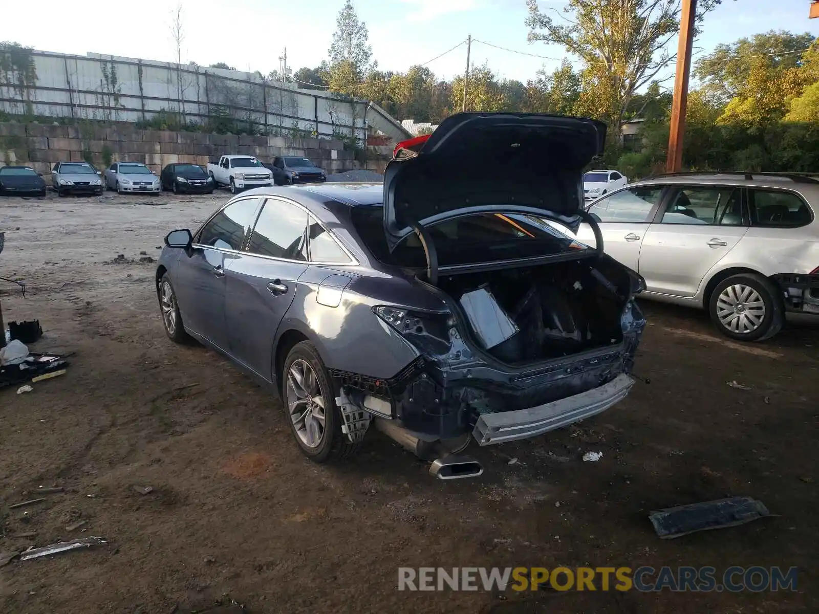 3 Photograph of a damaged car 4T1BZ1FB9KU029761 TOYOTA AVALON 2019