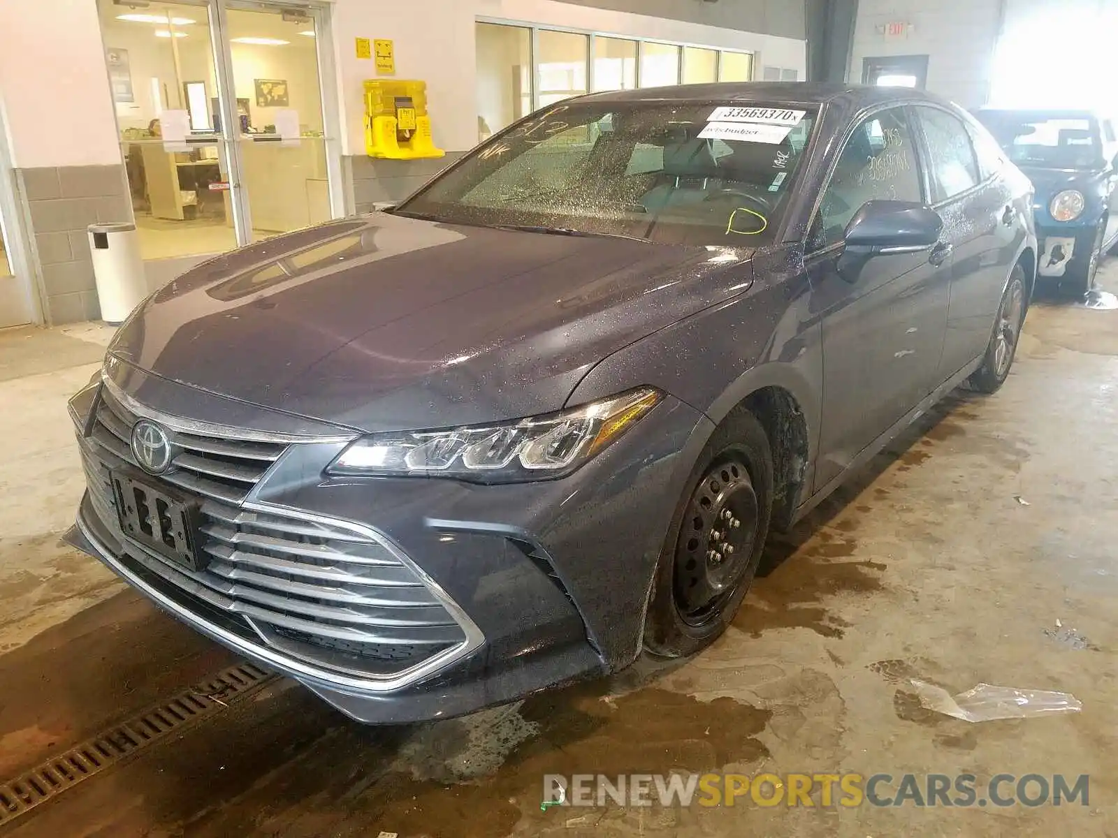 2 Photograph of a damaged car 4T1BZ1FB9KU030313 TOYOTA AVALON 2019