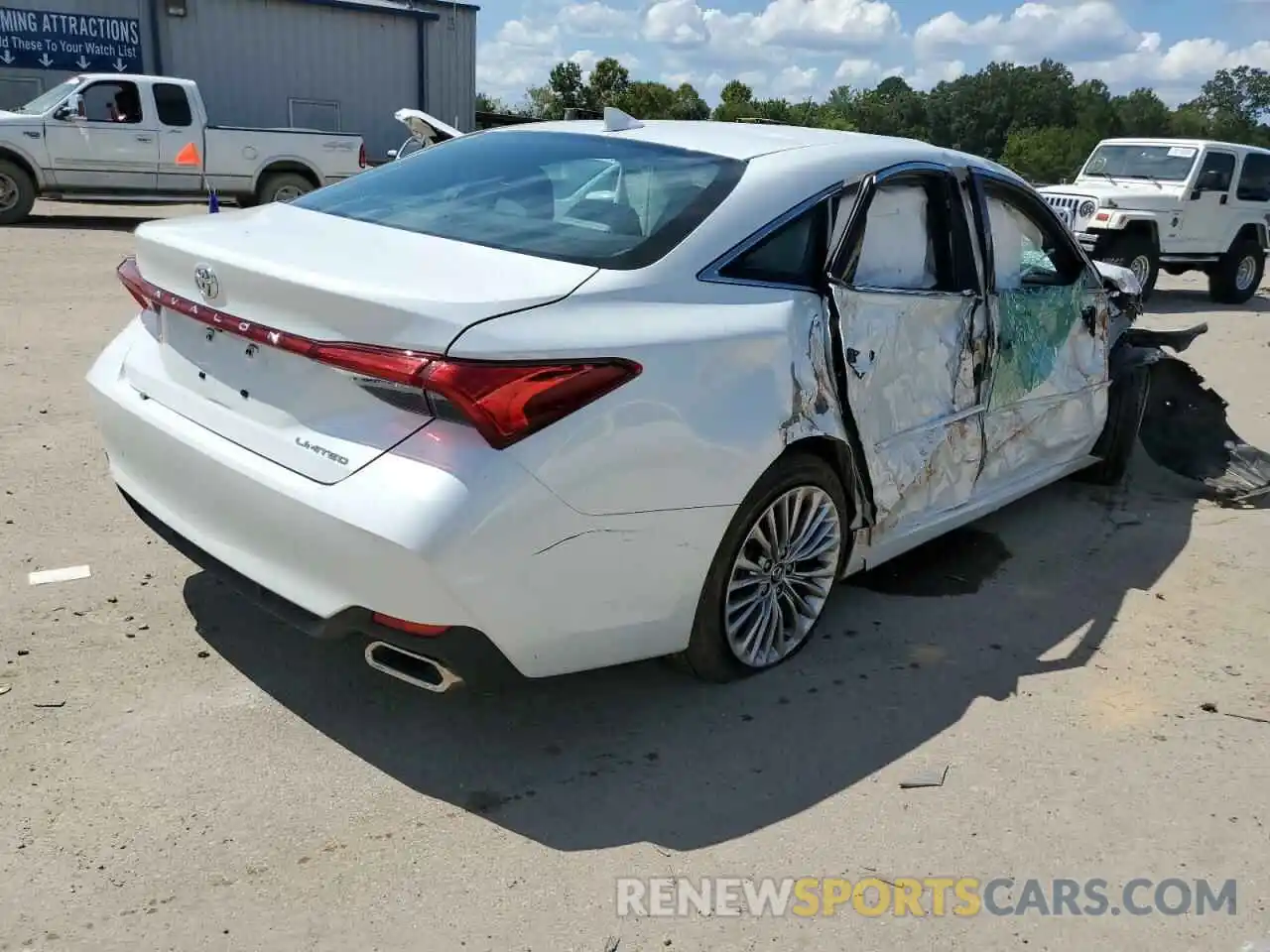 4 Photograph of a damaged car 4T1BZ1FB9KU030800 TOYOTA AVALON 2019