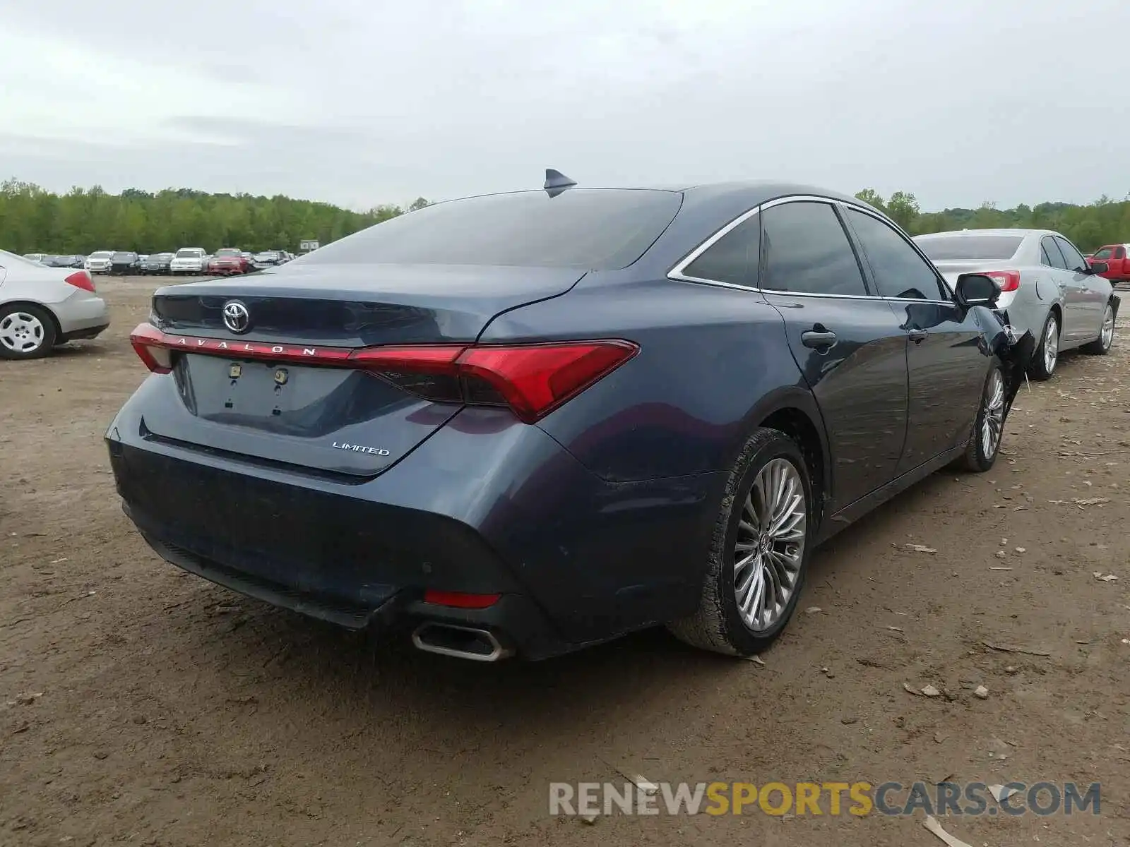 4 Photograph of a damaged car 4T1BZ1FB9KU031154 TOYOTA AVALON 2019