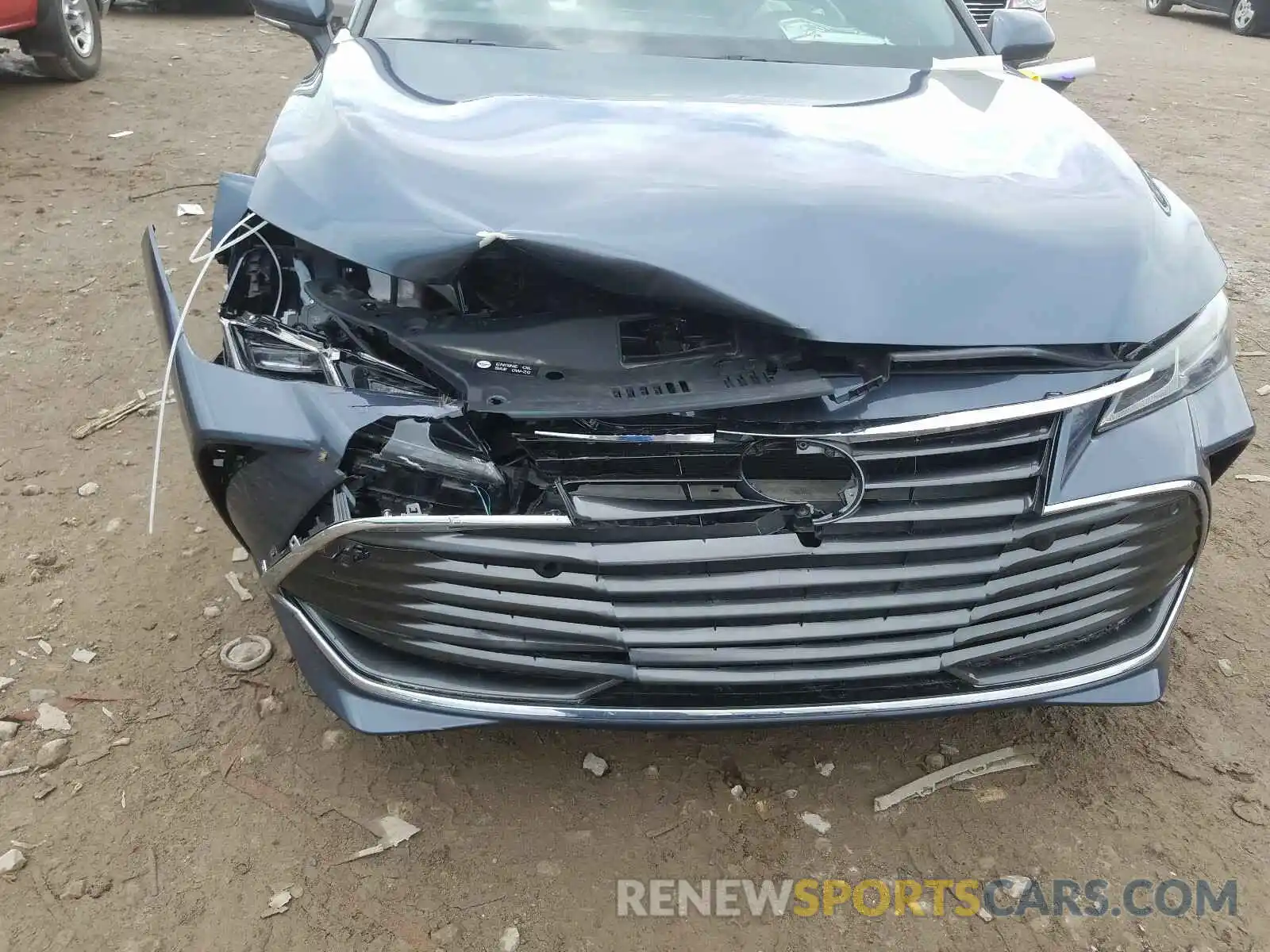 9 Photograph of a damaged car 4T1BZ1FB9KU031154 TOYOTA AVALON 2019