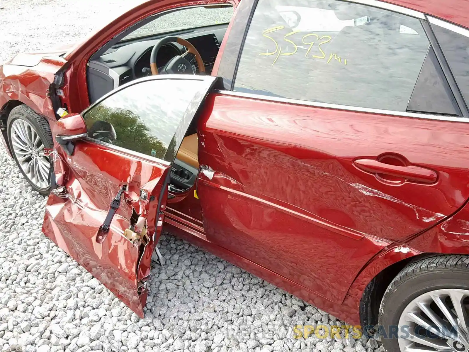 9 Photograph of a damaged car 4T1BZ1FB9KU031347 TOYOTA AVALON 2019