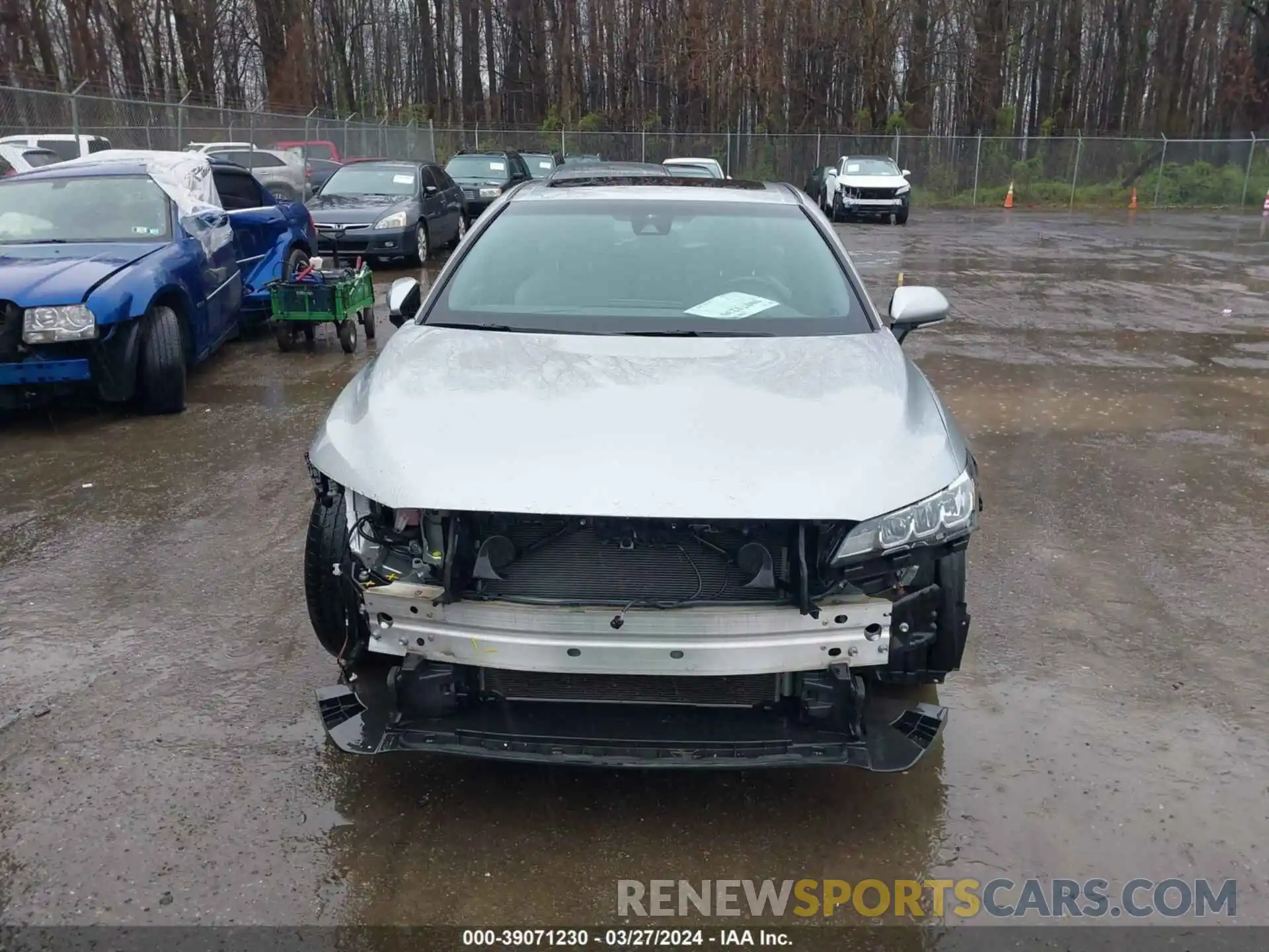 12 Photograph of a damaged car 4T1BZ1FB9KU031641 TOYOTA AVALON 2019