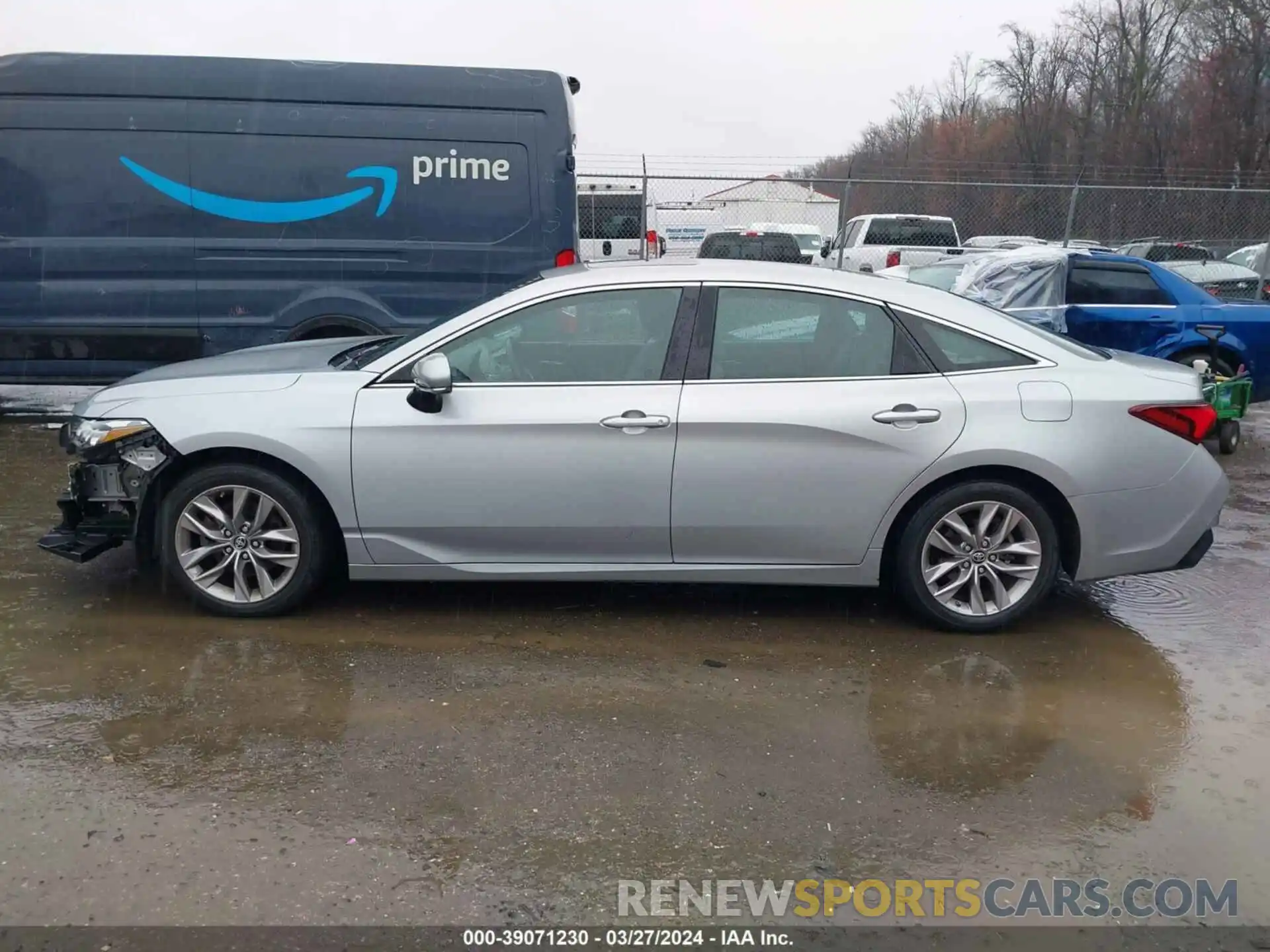 14 Photograph of a damaged car 4T1BZ1FB9KU031641 TOYOTA AVALON 2019