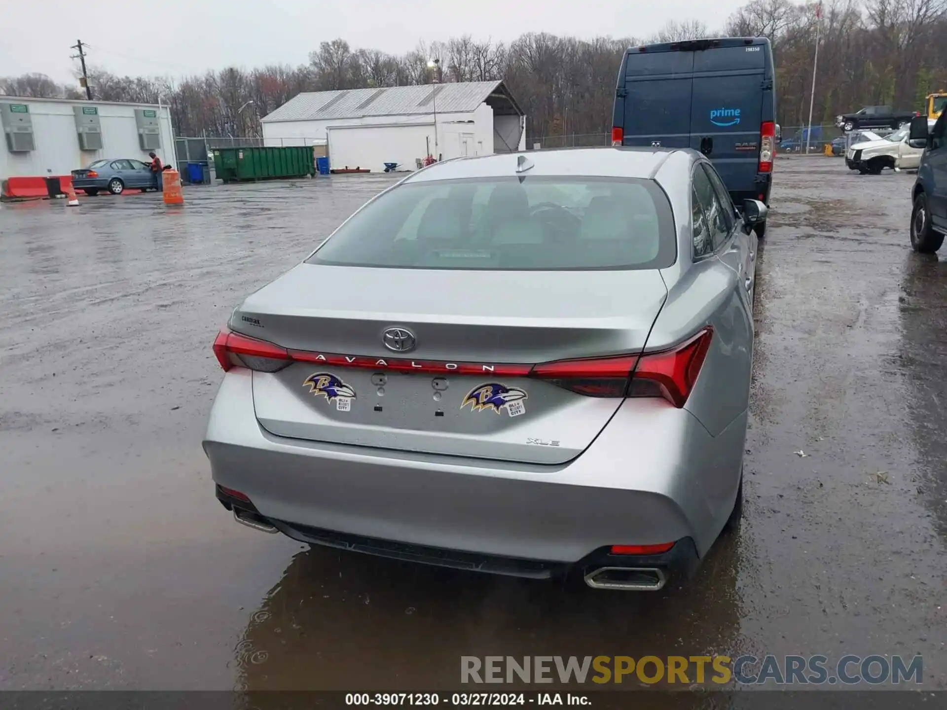 16 Photograph of a damaged car 4T1BZ1FB9KU031641 TOYOTA AVALON 2019