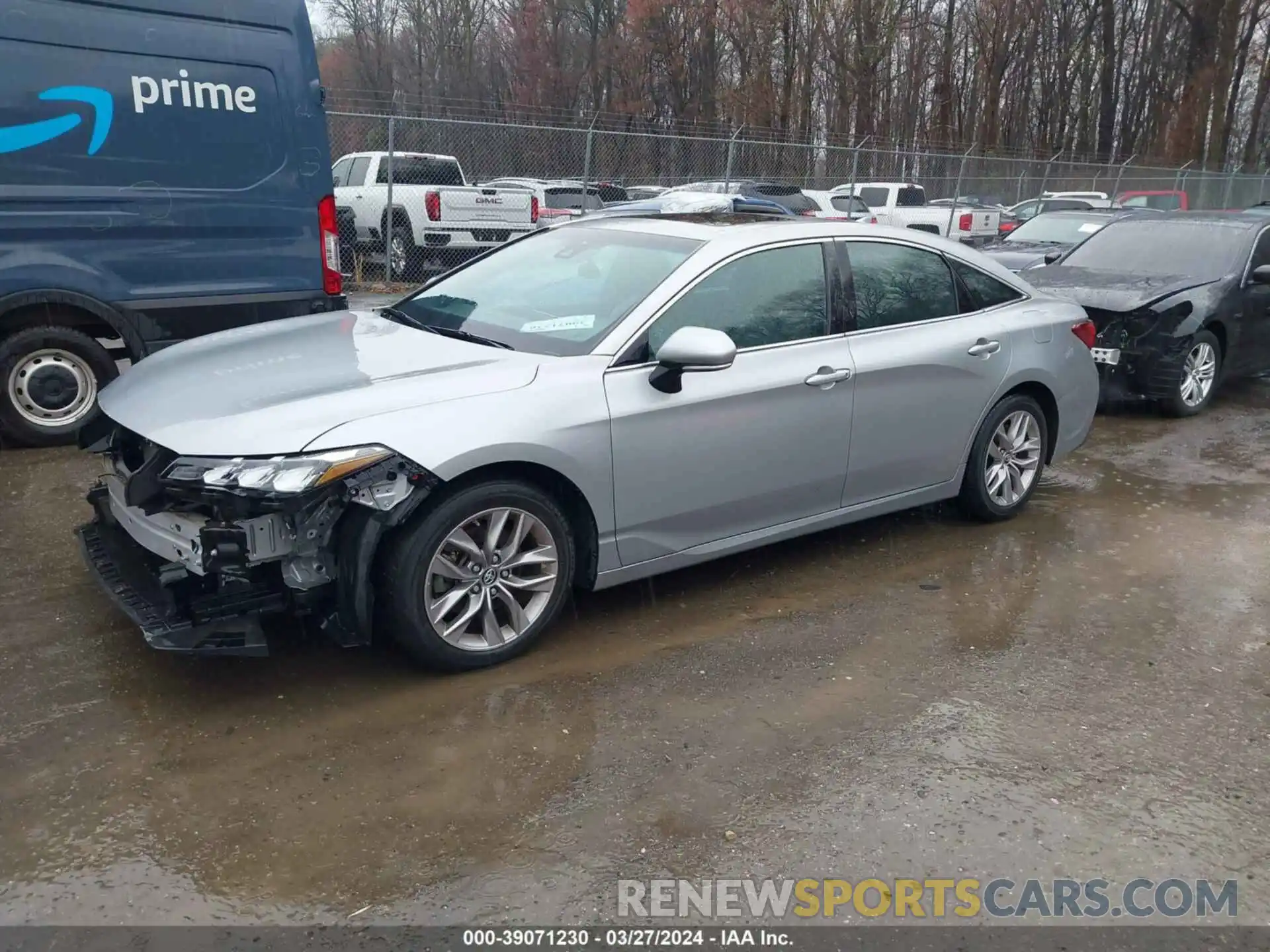 2 Photograph of a damaged car 4T1BZ1FB9KU031641 TOYOTA AVALON 2019