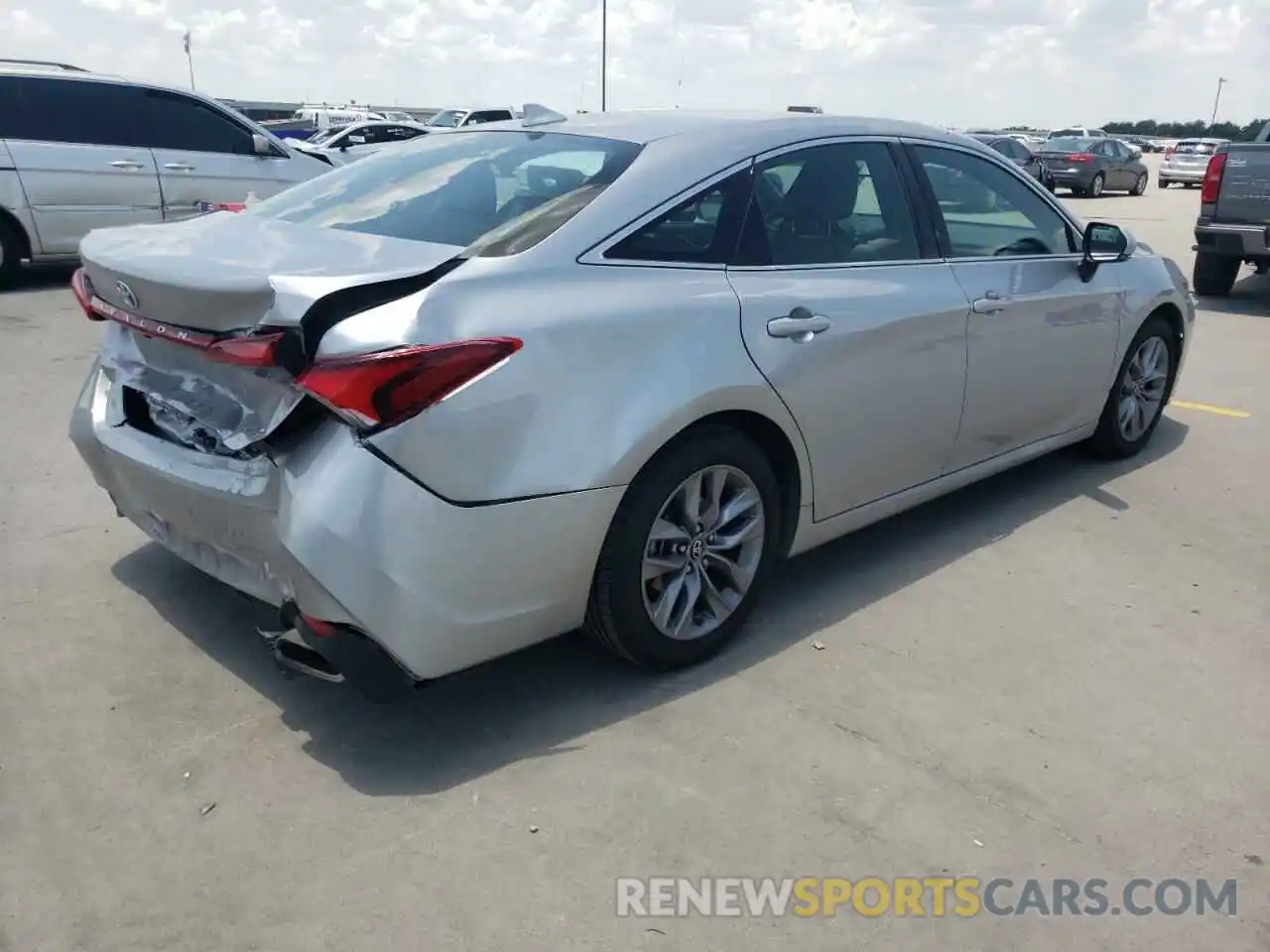 4 Photograph of a damaged car 4T1BZ1FB9KU032238 TOYOTA AVALON 2019