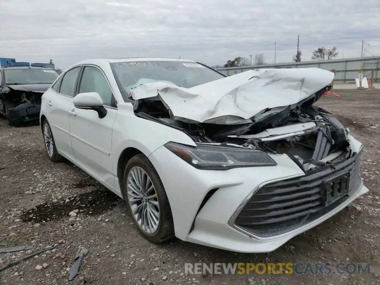 1 Photograph of a damaged car 4T1BZ1FB9KU033325 TOYOTA AVALON 2019