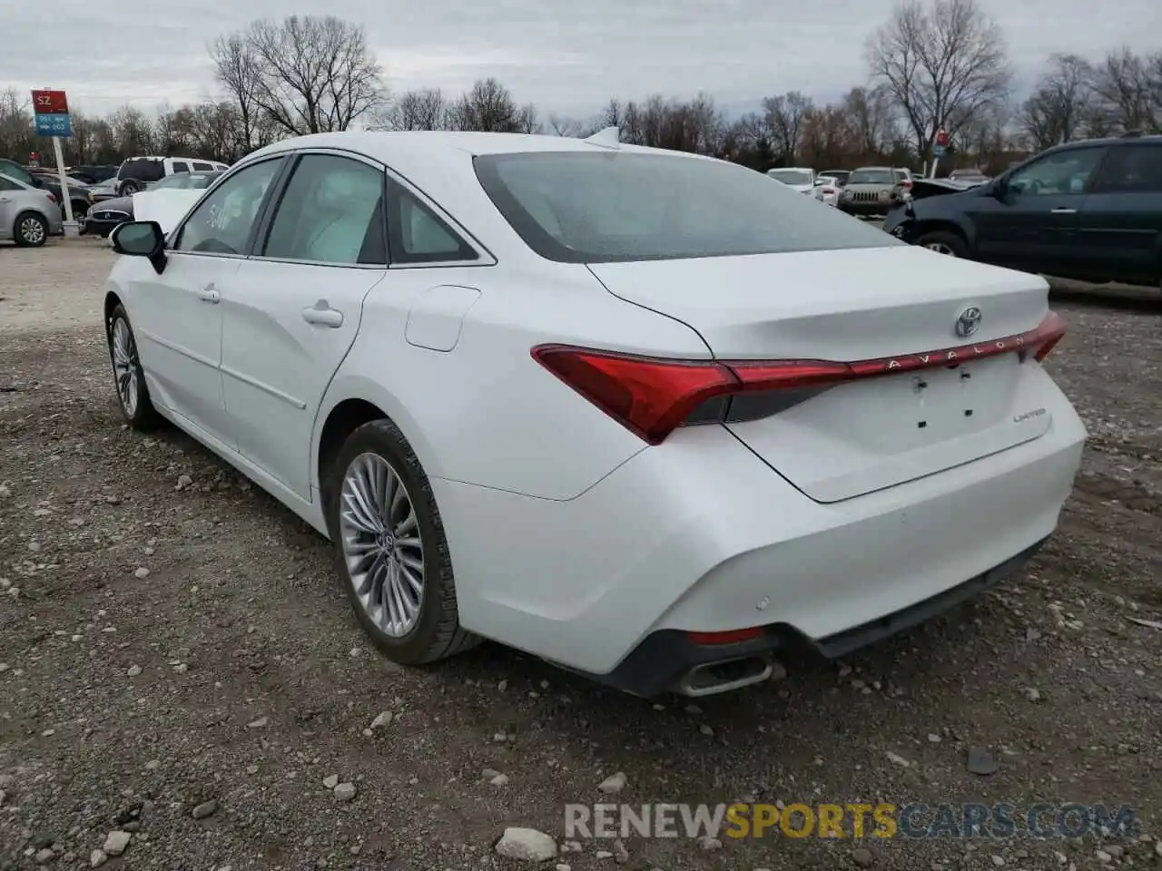 3 Photograph of a damaged car 4T1BZ1FB9KU033325 TOYOTA AVALON 2019