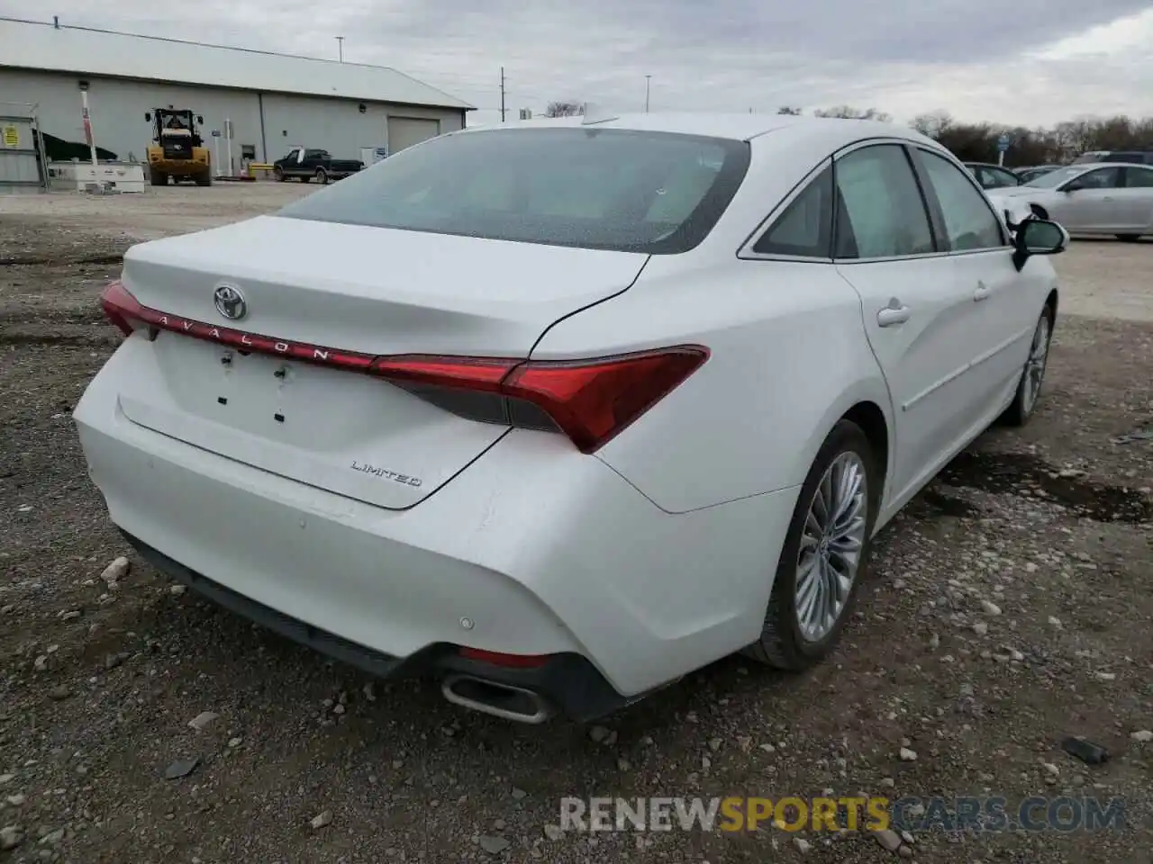 4 Photograph of a damaged car 4T1BZ1FB9KU033325 TOYOTA AVALON 2019