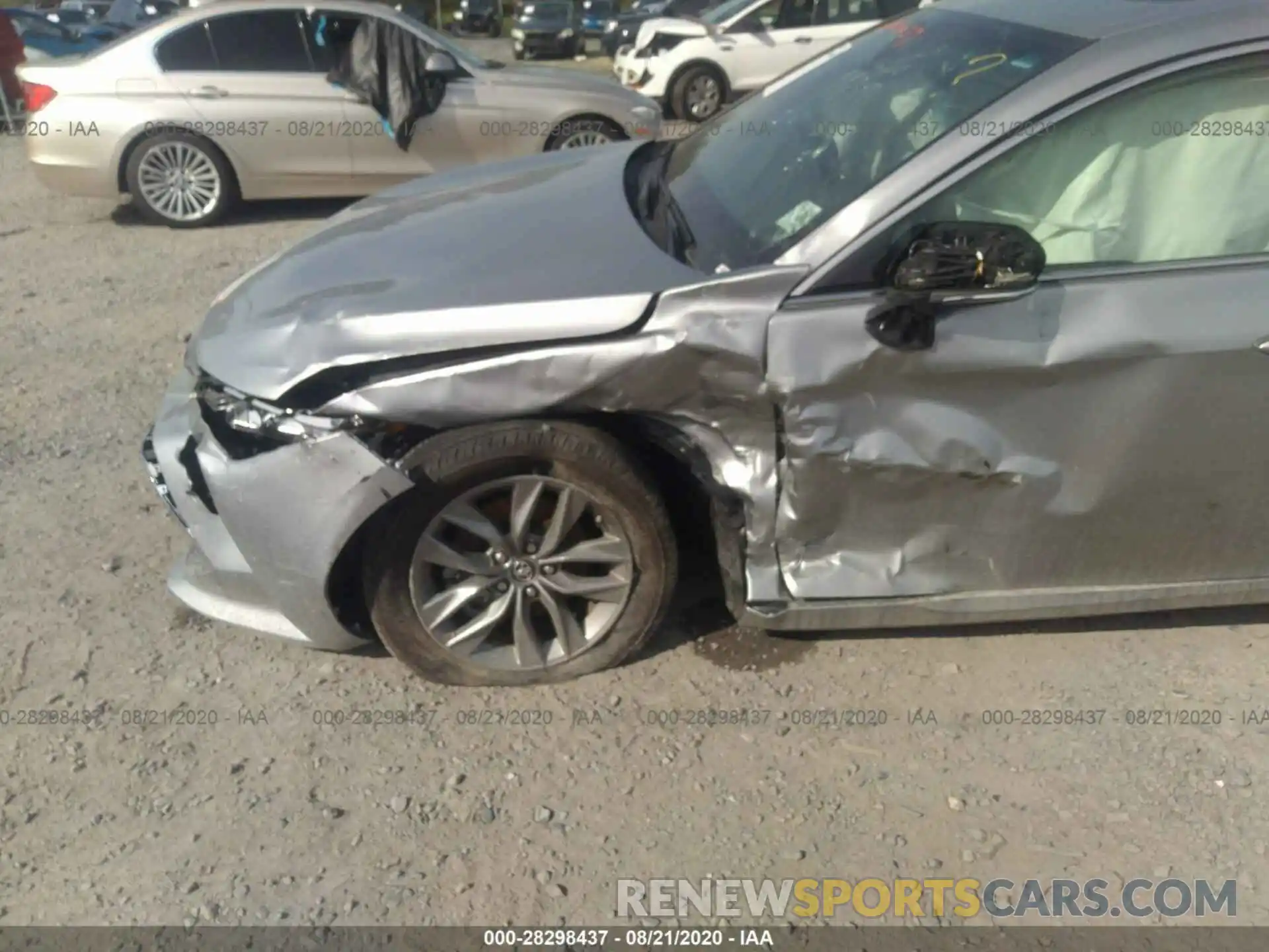 6 Photograph of a damaged car 4T1BZ1FB9KU033731 TOYOTA AVALON 2019