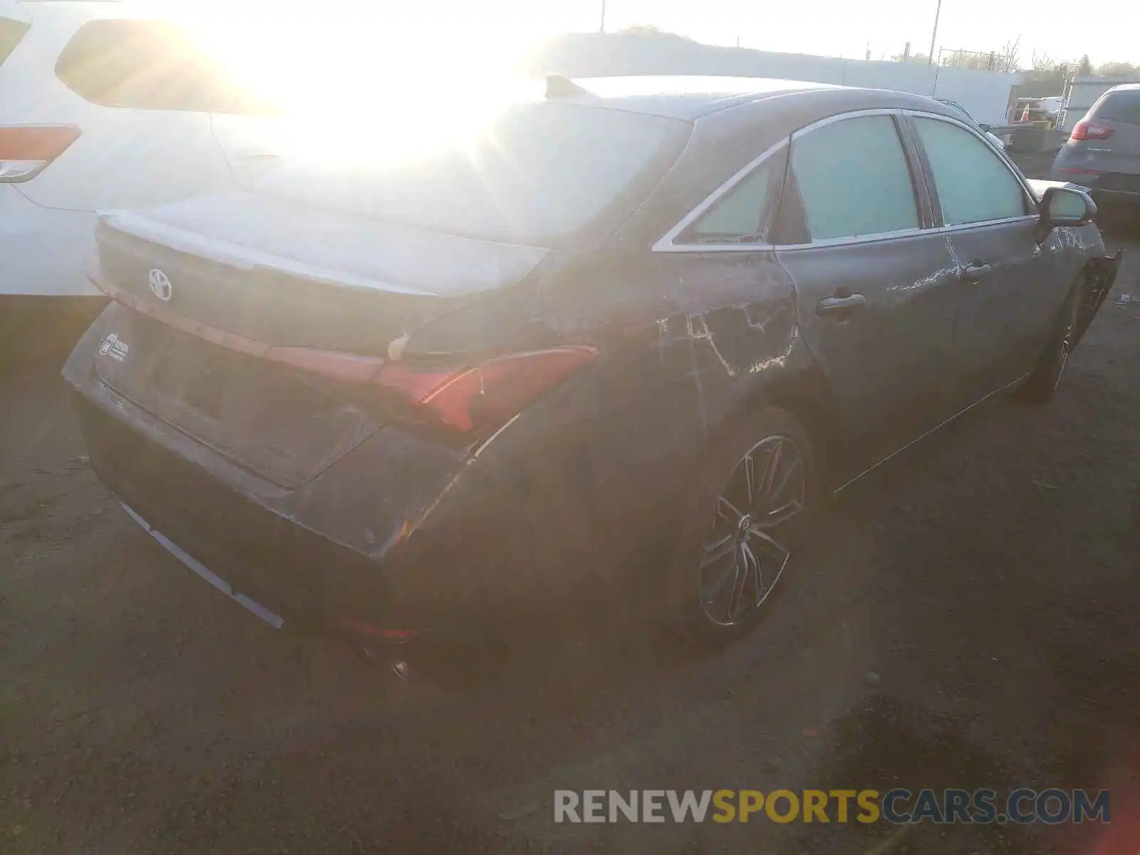 4 Фотография поврежденного автомобиля 4T1BZ1FB9KU033907 TOYOTA AVALON 2019