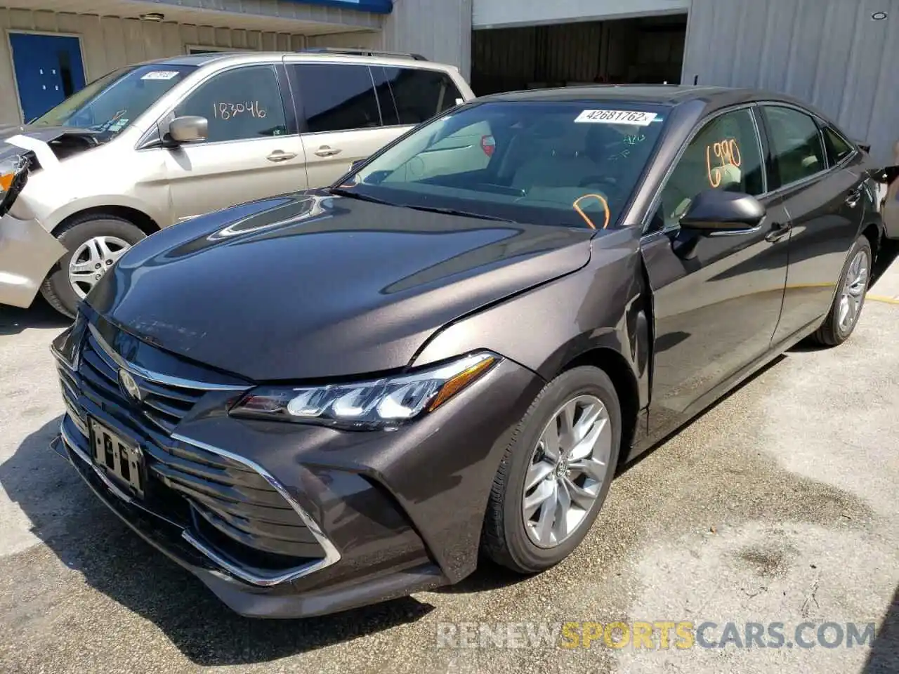 2 Photograph of a damaged car 4T1BZ1FB9KU036113 TOYOTA AVALON 2019