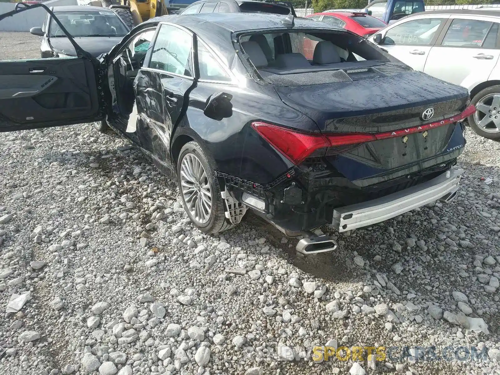 3 Photograph of a damaged car 4T1BZ1FB9KU036337 TOYOTA AVALON 2019