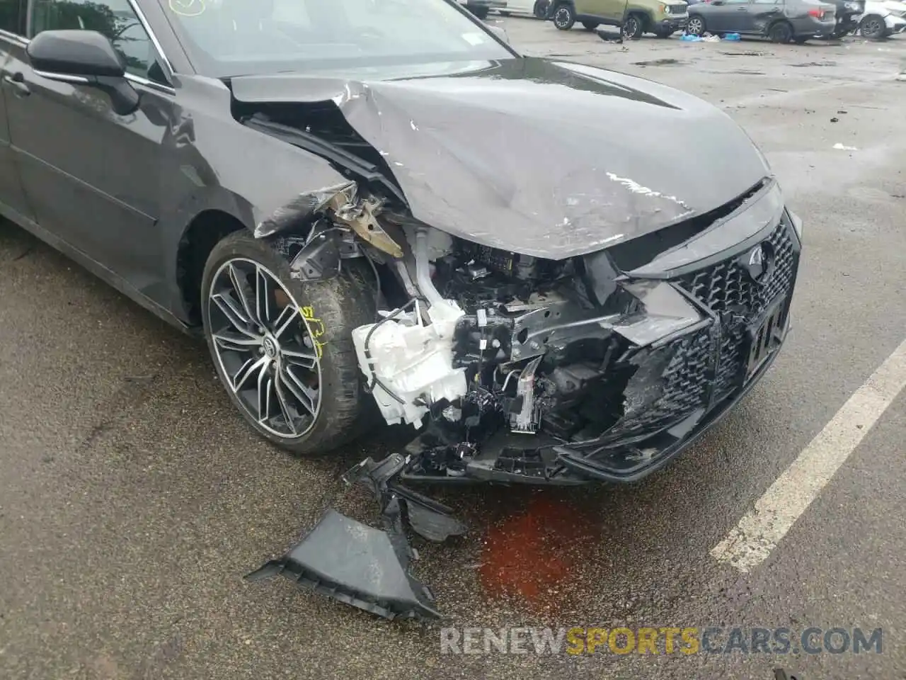 9 Photograph of a damaged car 4T1BZ1FB9KU037200 TOYOTA AVALON 2019