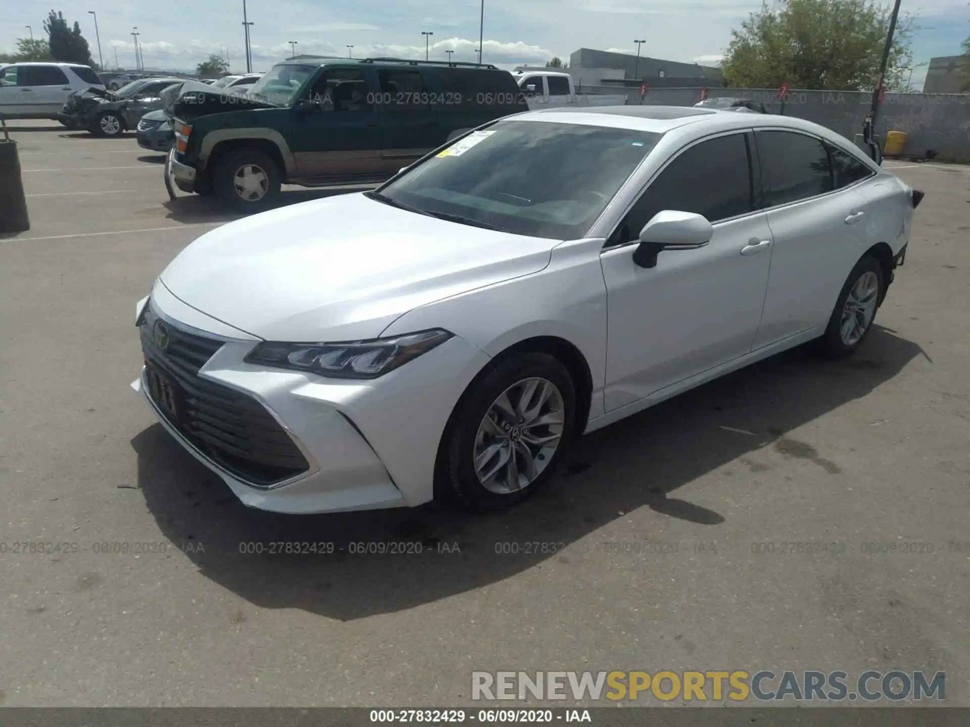 2 Photograph of a damaged car 4T1BZ1FBXKU001189 TOYOTA AVALON 2019