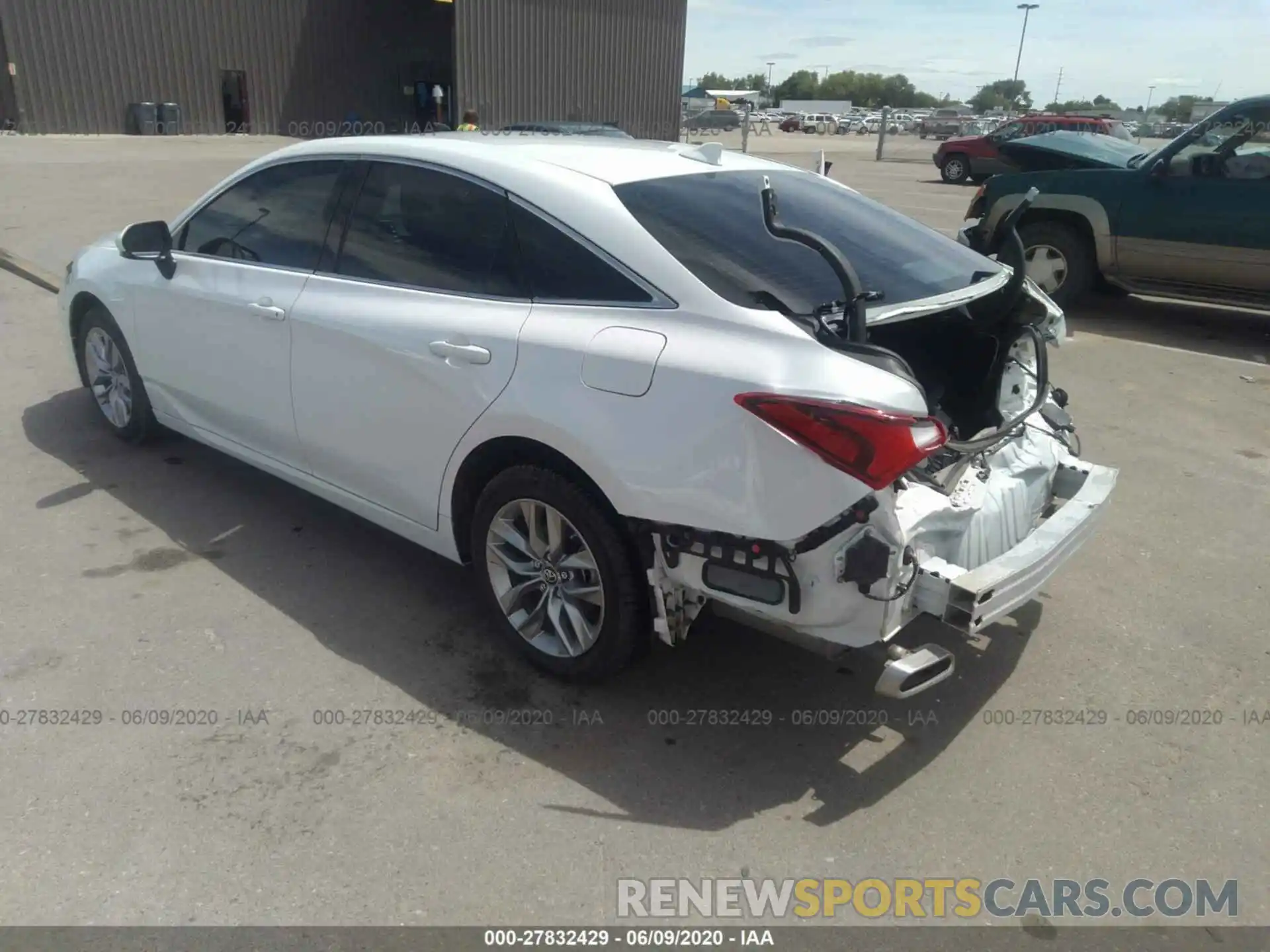 3 Photograph of a damaged car 4T1BZ1FBXKU001189 TOYOTA AVALON 2019