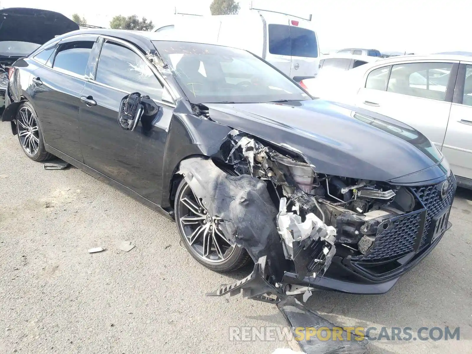 1 Photograph of a damaged car 4T1BZ1FBXKU001323 TOYOTA AVALON 2019