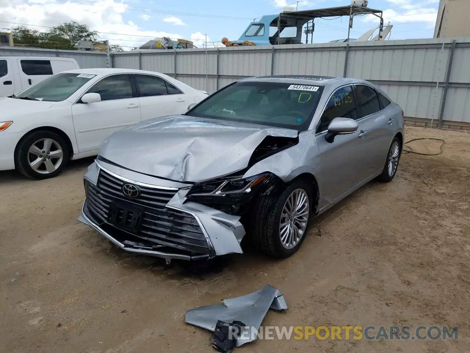 2 Photograph of a damaged car 4T1BZ1FBXKU001693 TOYOTA AVALON 2019