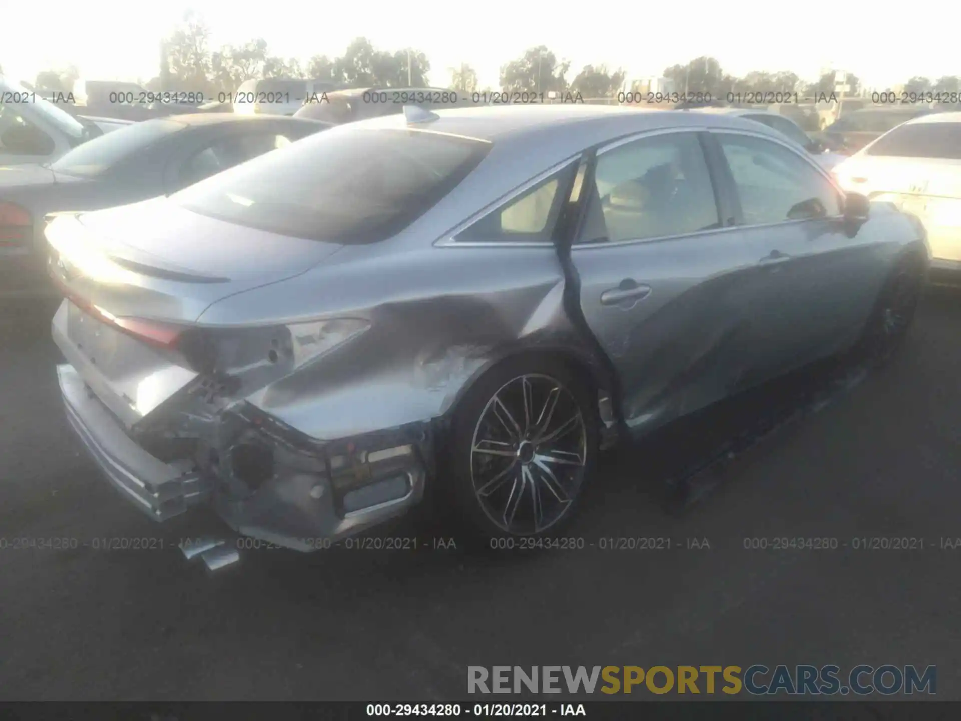 4 Photograph of a damaged car 4T1BZ1FBXKU002830 TOYOTA AVALON 2019