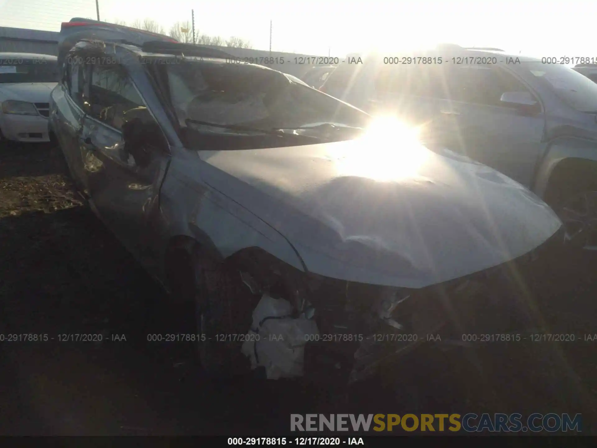 1 Photograph of a damaged car 4T1BZ1FBXKU003041 TOYOTA AVALON 2019