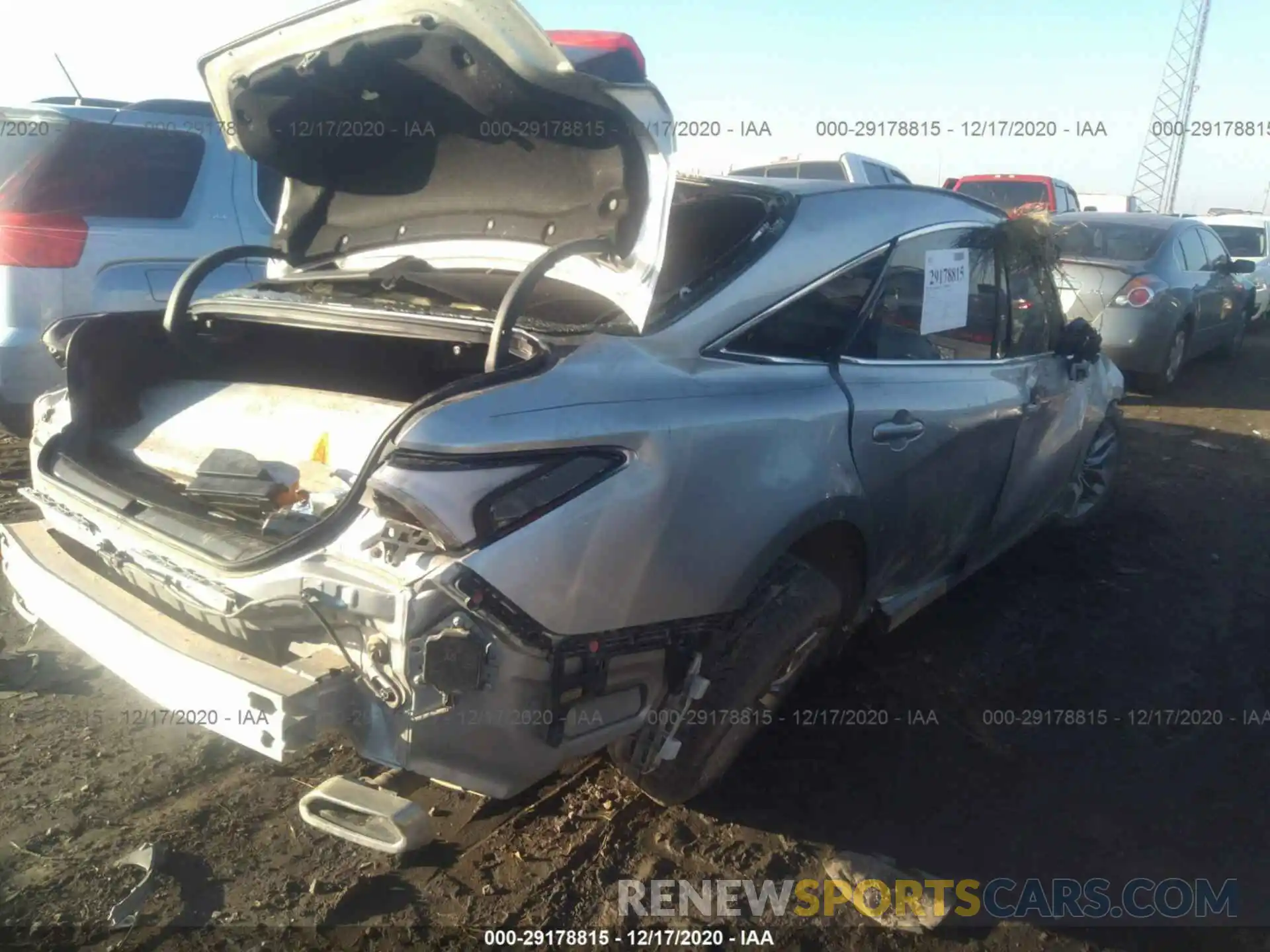 4 Photograph of a damaged car 4T1BZ1FBXKU003041 TOYOTA AVALON 2019