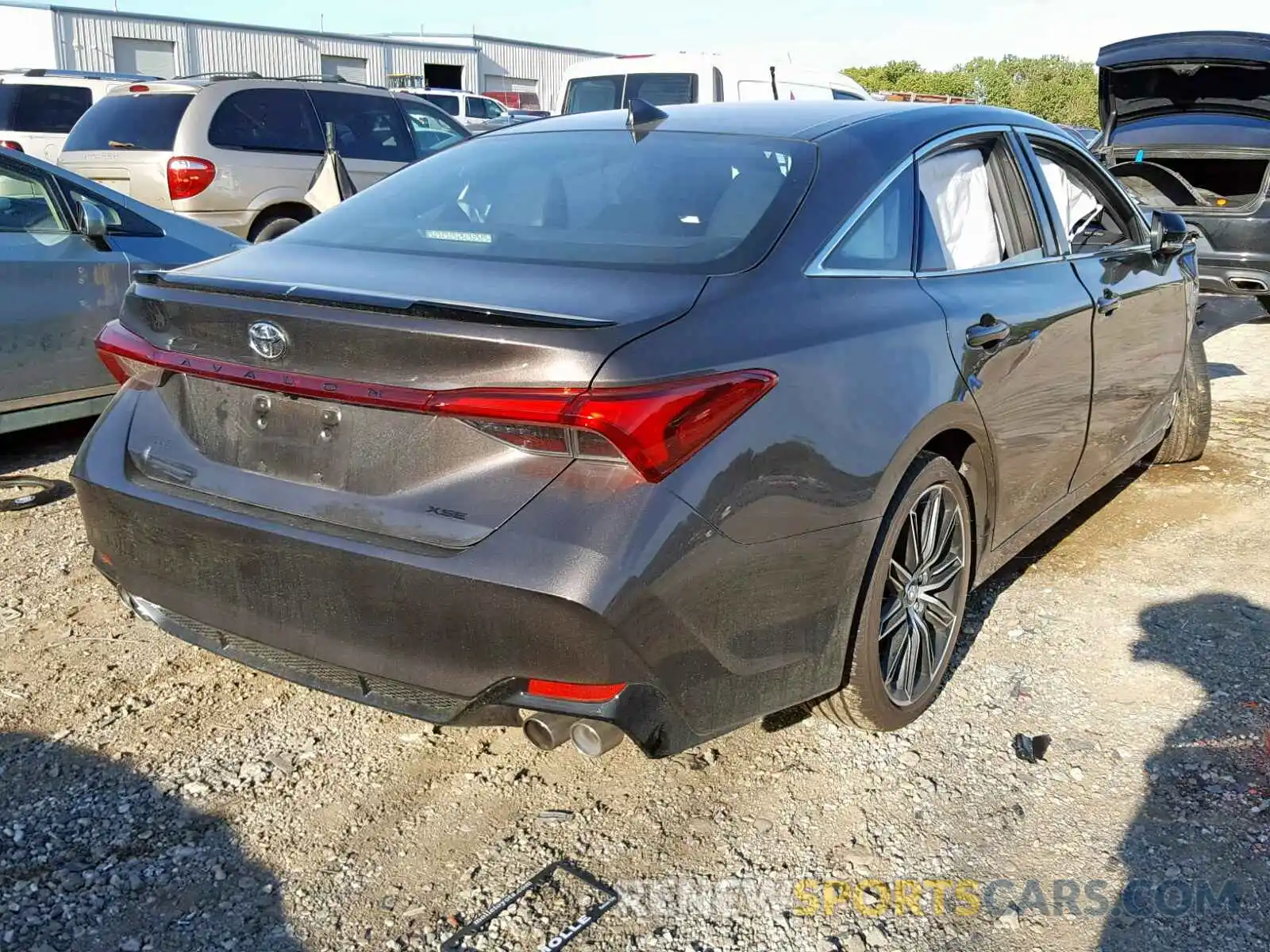 4 Photograph of a damaged car 4T1BZ1FBXKU003377 TOYOTA AVALON 2019