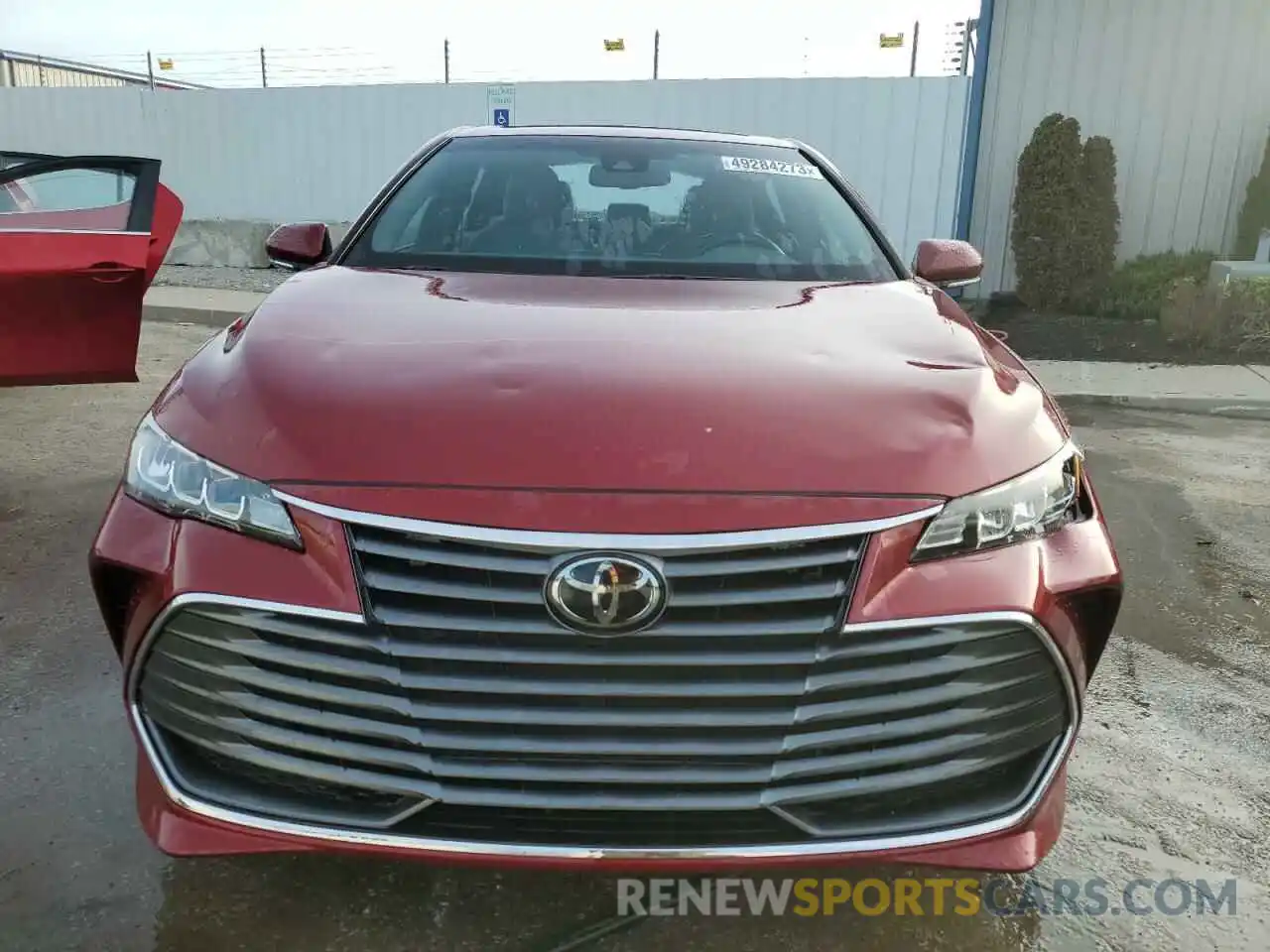 5 Photograph of a damaged car 4T1BZ1FBXKU004061 TOYOTA AVALON 2019