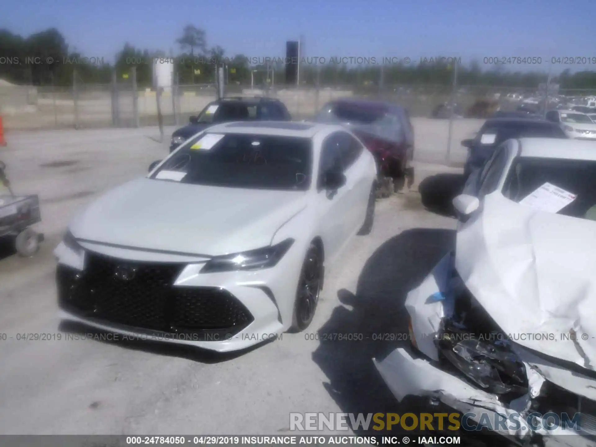 2 Photograph of a damaged car 4T1BZ1FBXKU004531 TOYOTA AVALON 2019