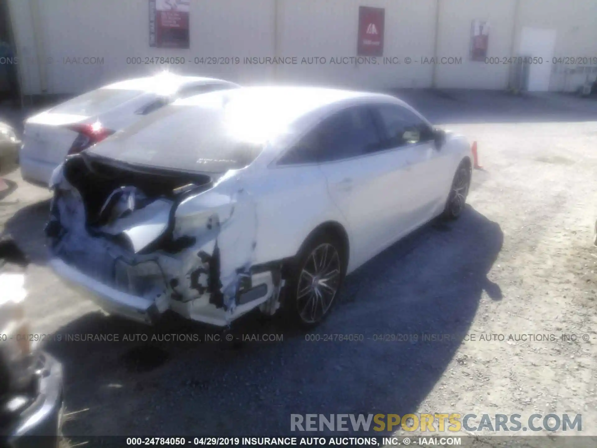 4 Photograph of a damaged car 4T1BZ1FBXKU004531 TOYOTA AVALON 2019