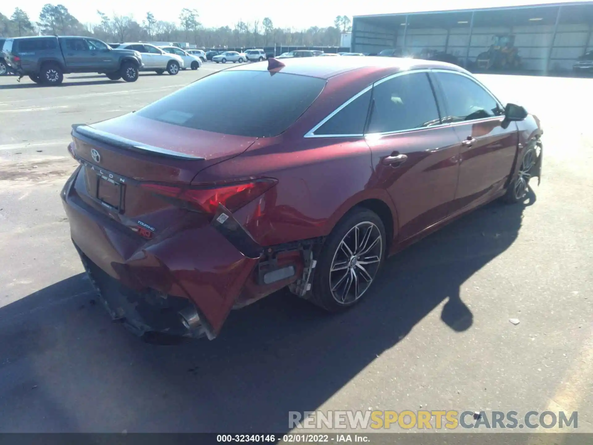 4 Photograph of a damaged car 4T1BZ1FBXKU006148 TOYOTA AVALON 2019