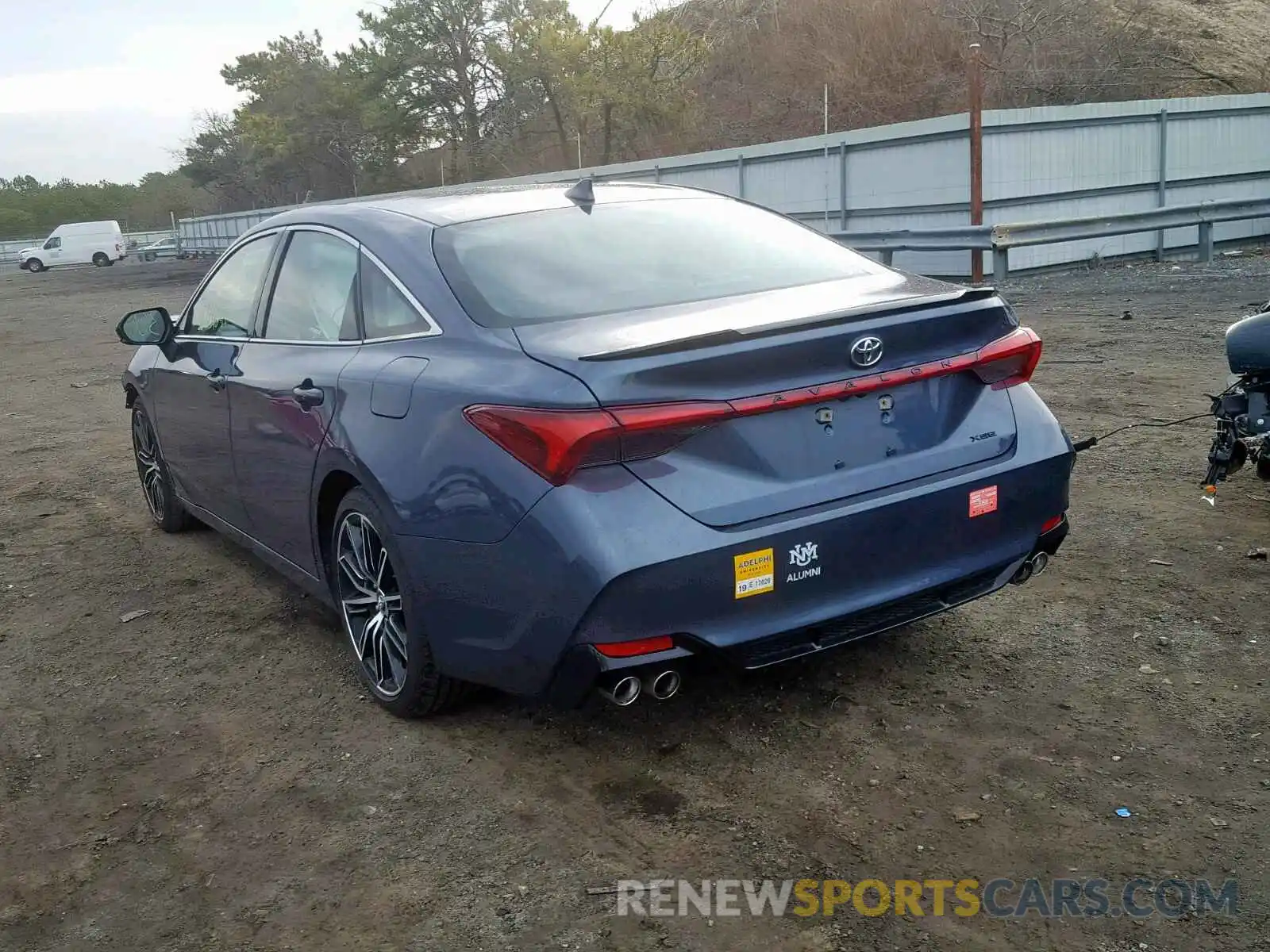 3 Photograph of a damaged car 4T1BZ1FBXKU006215 TOYOTA AVALON 2019