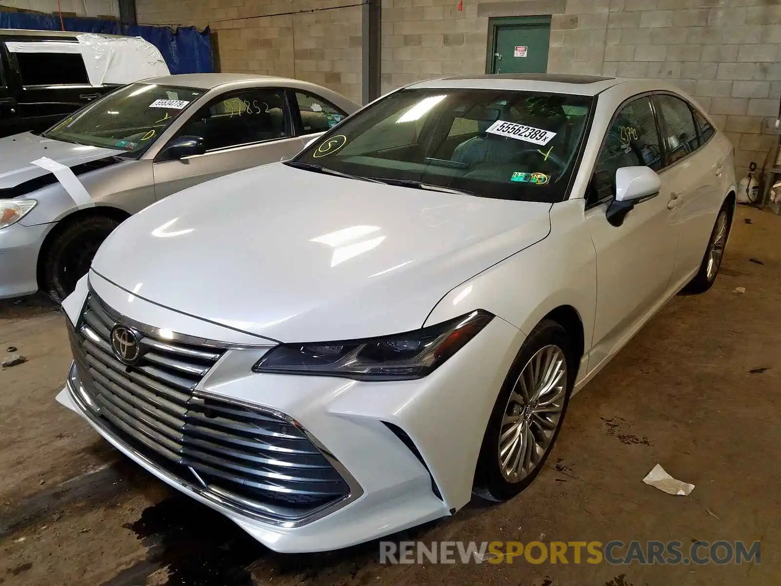 2 Photograph of a damaged car 4T1BZ1FBXKU007137 TOYOTA AVALON 2019