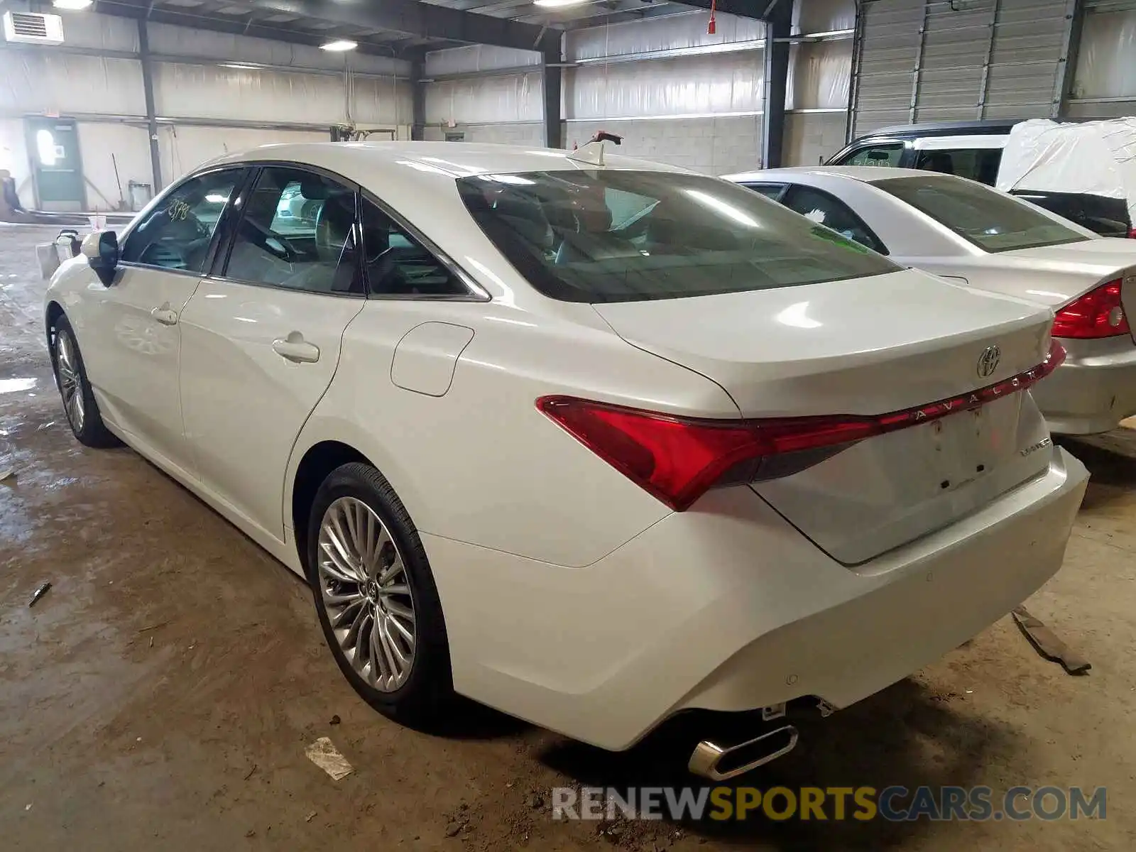 3 Photograph of a damaged car 4T1BZ1FBXKU007137 TOYOTA AVALON 2019