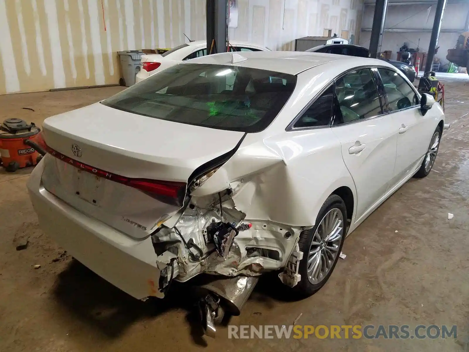 4 Photograph of a damaged car 4T1BZ1FBXKU007137 TOYOTA AVALON 2019