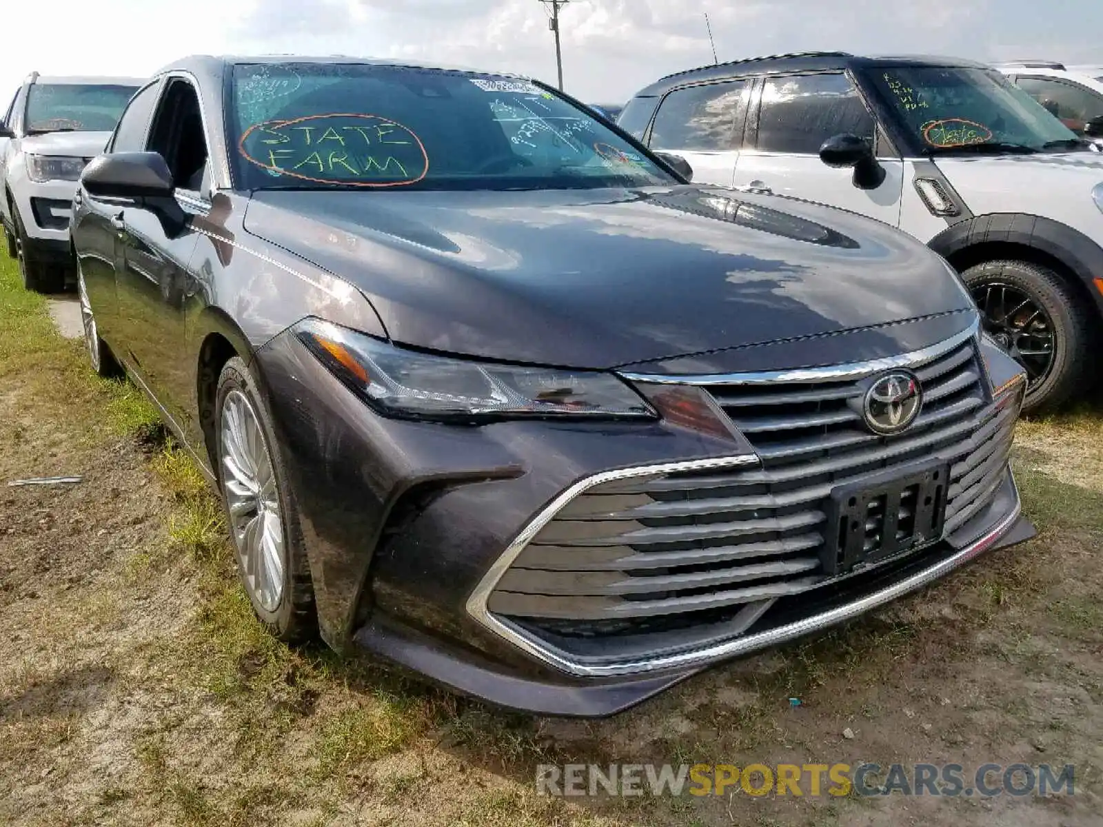 1 Photograph of a damaged car 4T1BZ1FBXKU007168 TOYOTA AVALON 2019