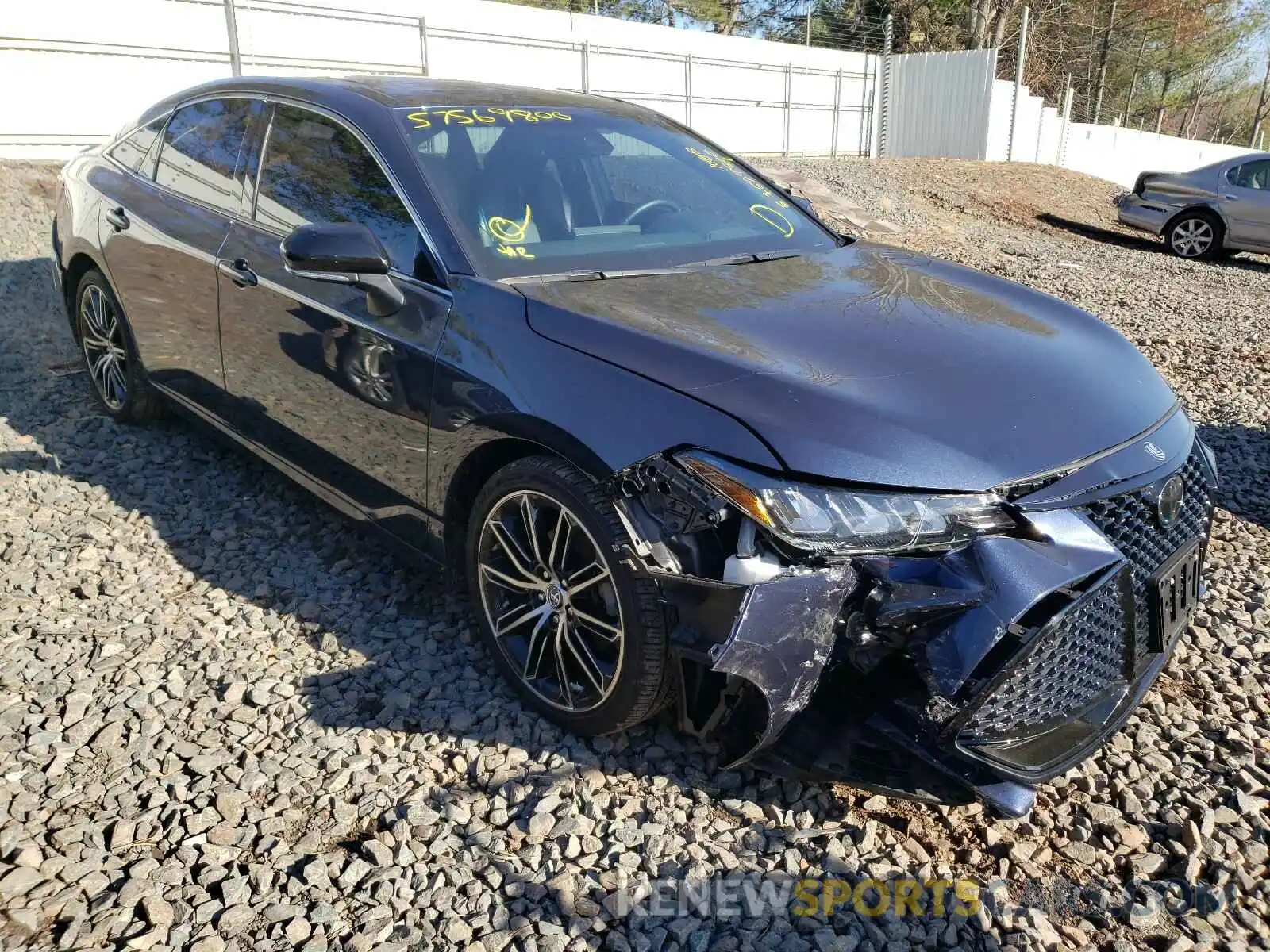 1 Photograph of a damaged car 4T1BZ1FBXKU008725 TOYOTA AVALON 2019